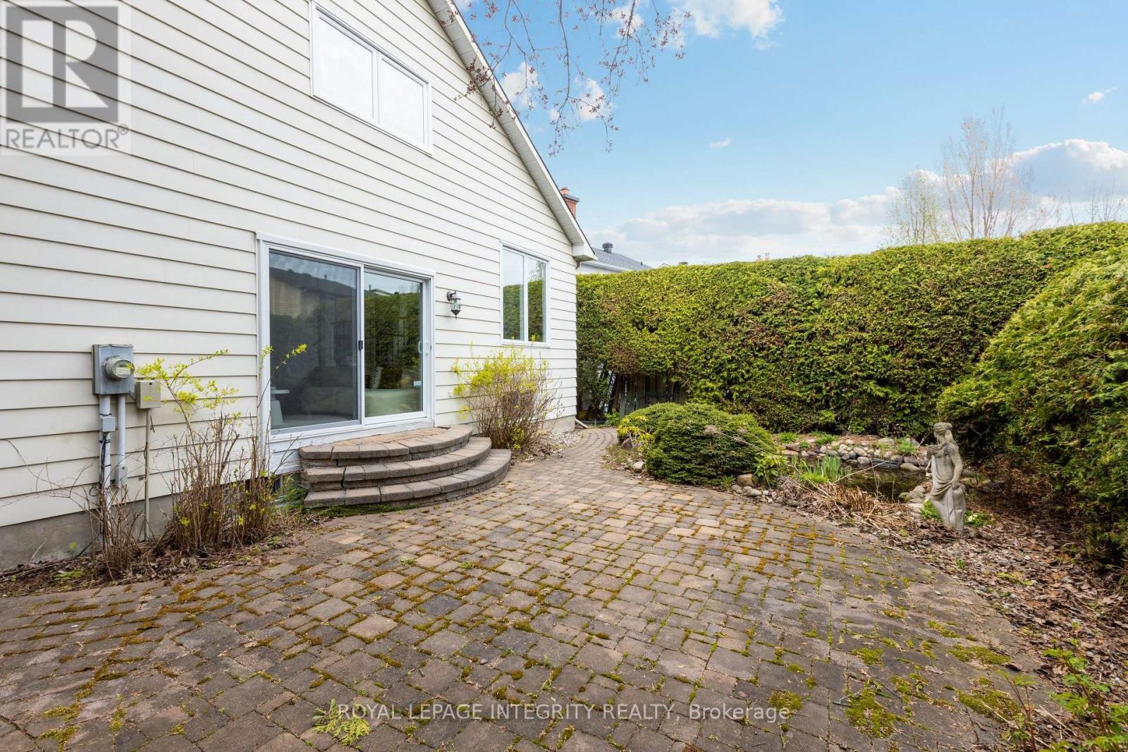 












6368 VISENEAU DRIVE

,
Ottawa,




Ontario
K1C2J2

