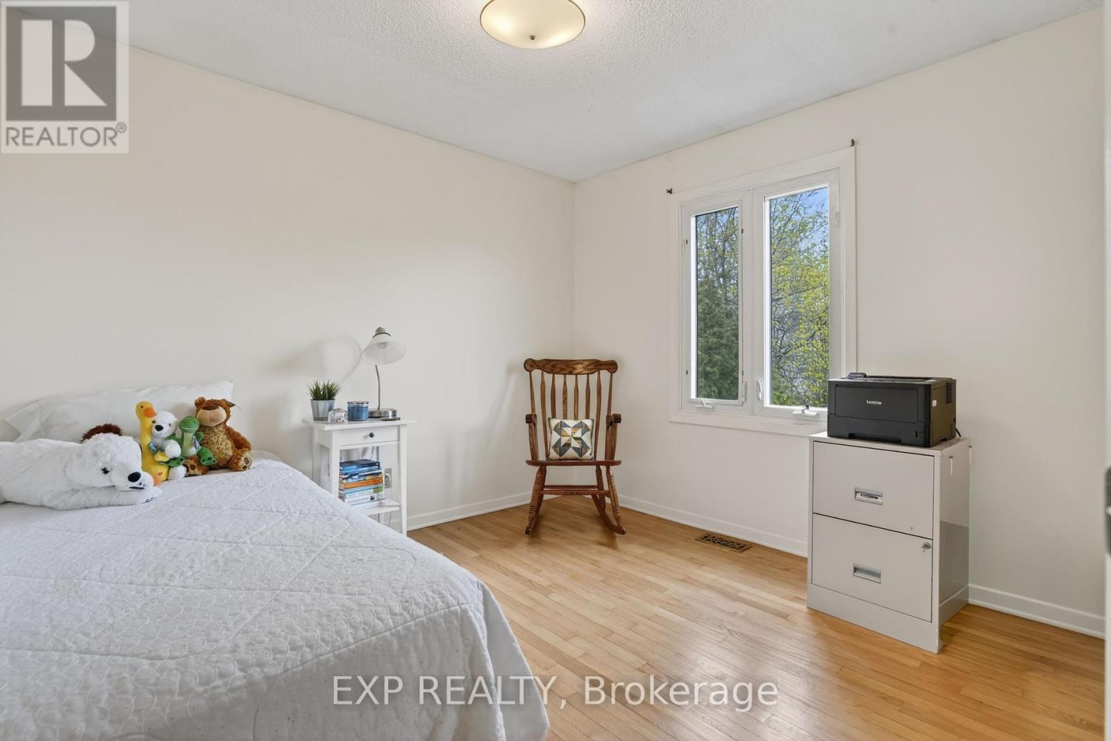 












652 GLENHURST CRESCENT

,
Ottawa,




Ontario
K1J7B7

