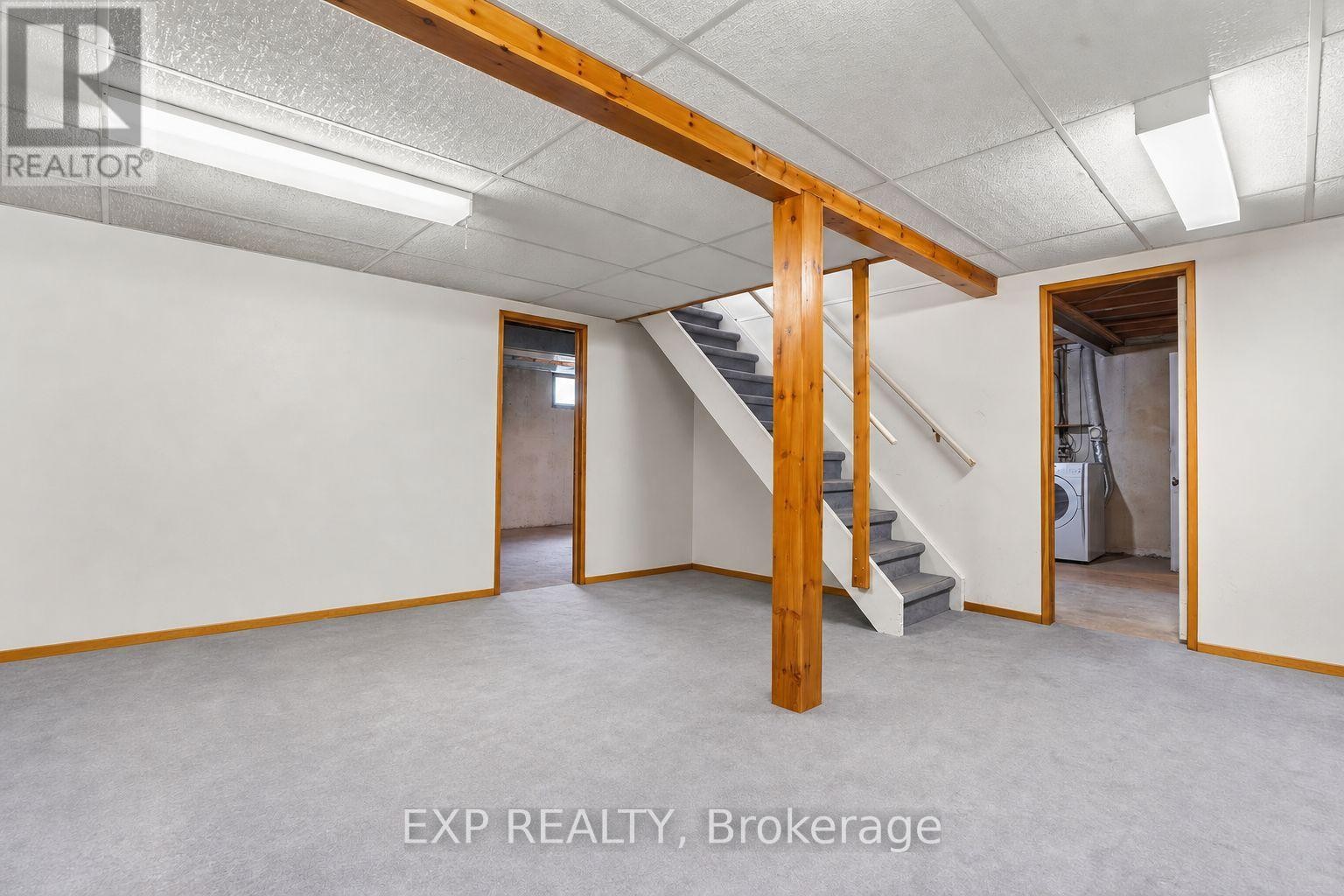 












652 GLENHURST CRESCENT

,
Ottawa,




Ontario
K1J7B7

