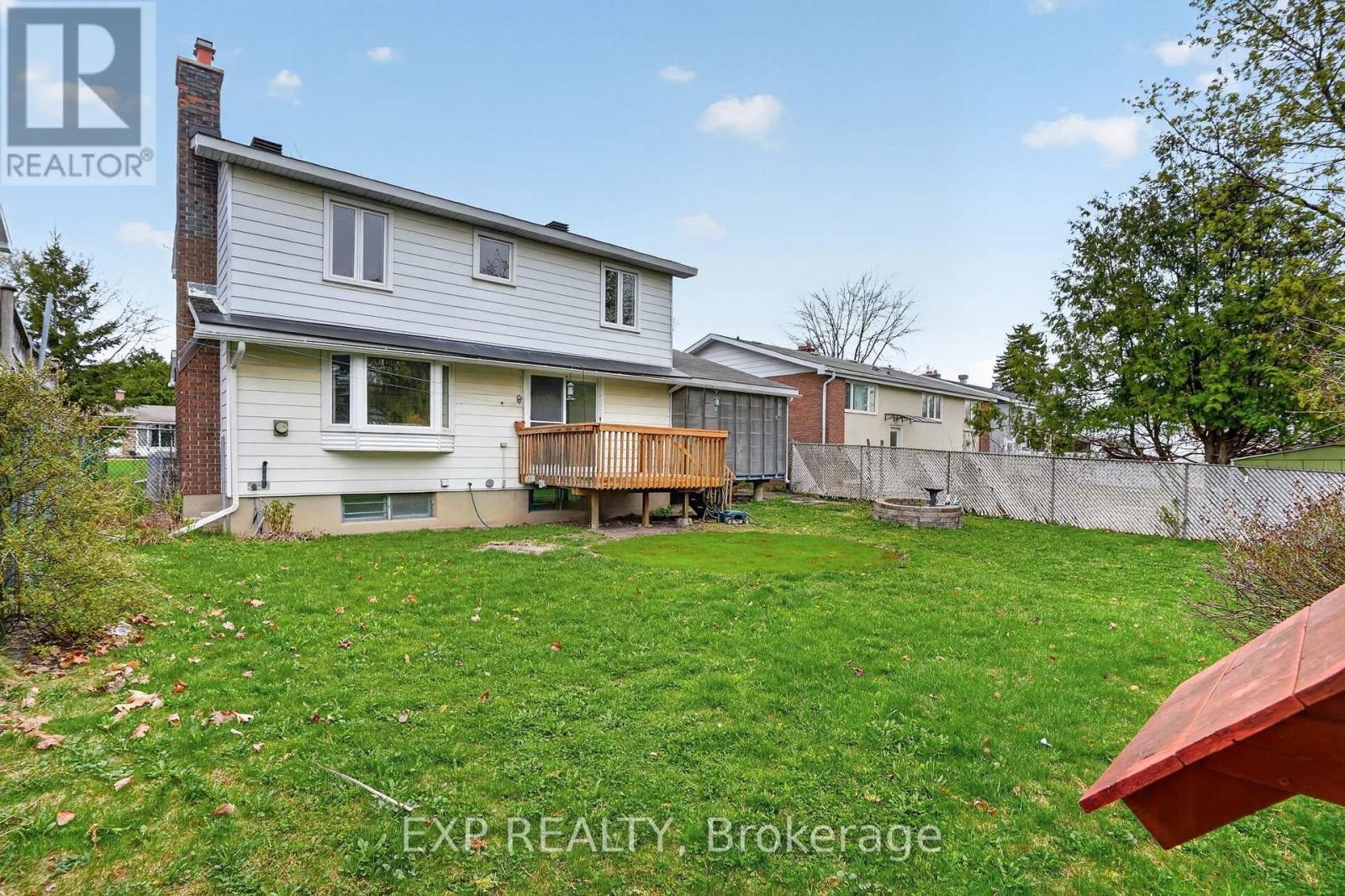 












652 GLENHURST CRESCENT

,
Ottawa,




Ontario
K1J7B7

