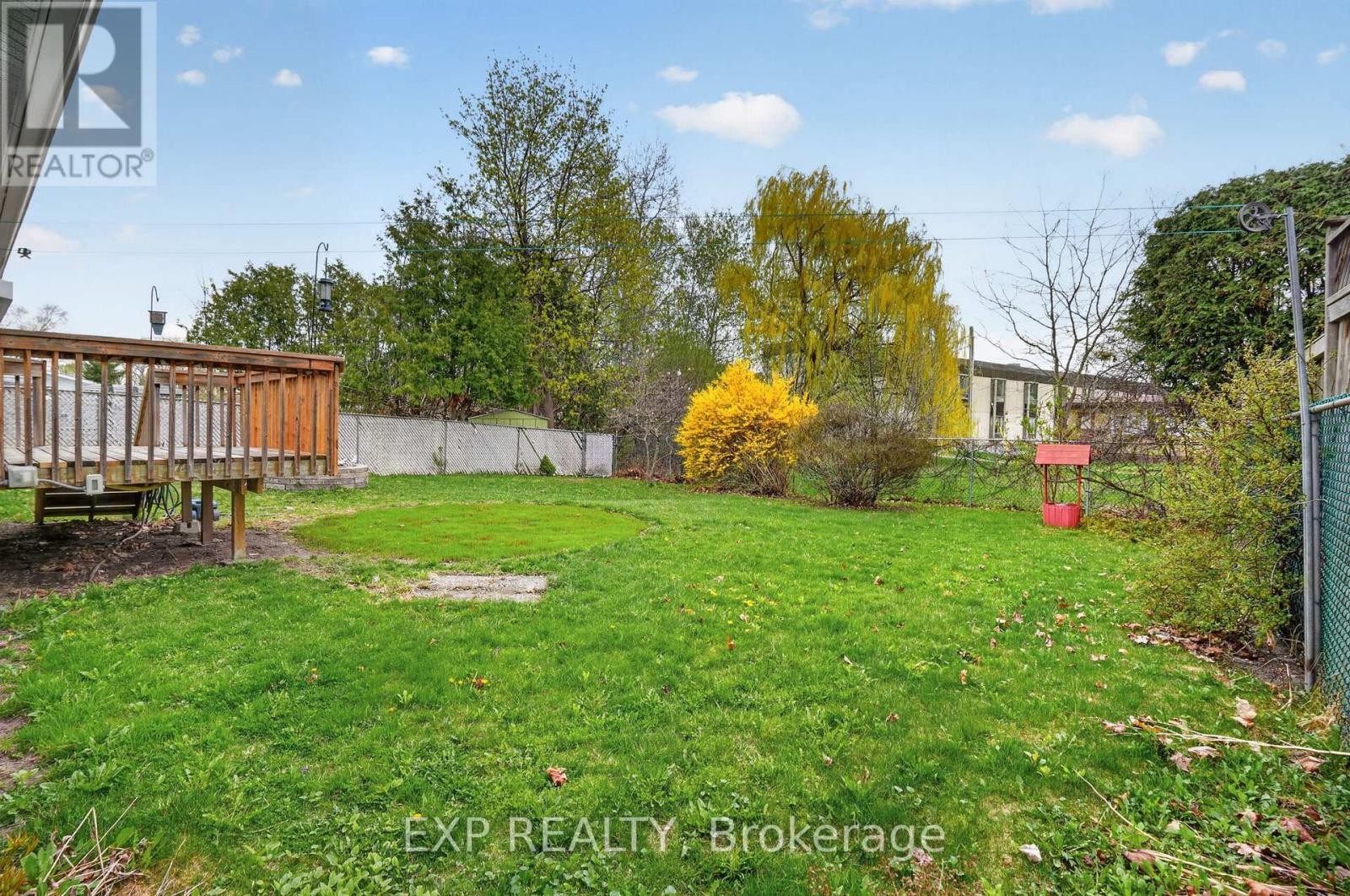 












652 GLENHURST CRESCENT

,
Ottawa,




Ontario
K1J7B7

