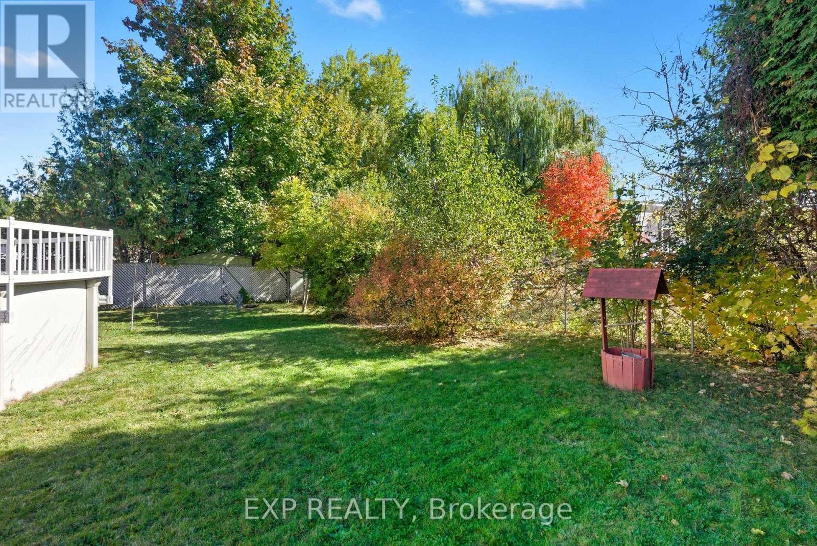 












652 GLENHURST CRESCENT

,
Ottawa,




Ontario
K1J7B7

