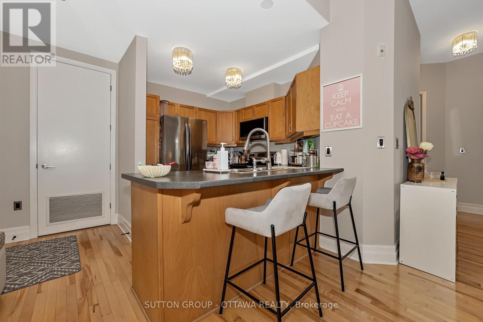 












903 - 375 LISGAR STREET

,
Ottawa,




Ontario
K2P0E3


