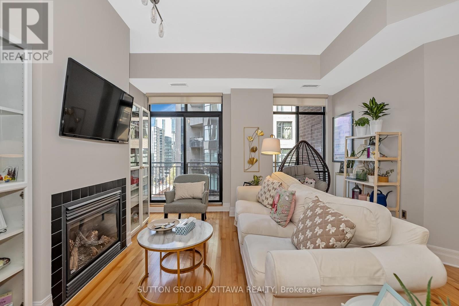 












903 - 375 LISGAR STREET

,
Ottawa,




Ontario
K2P0E3

