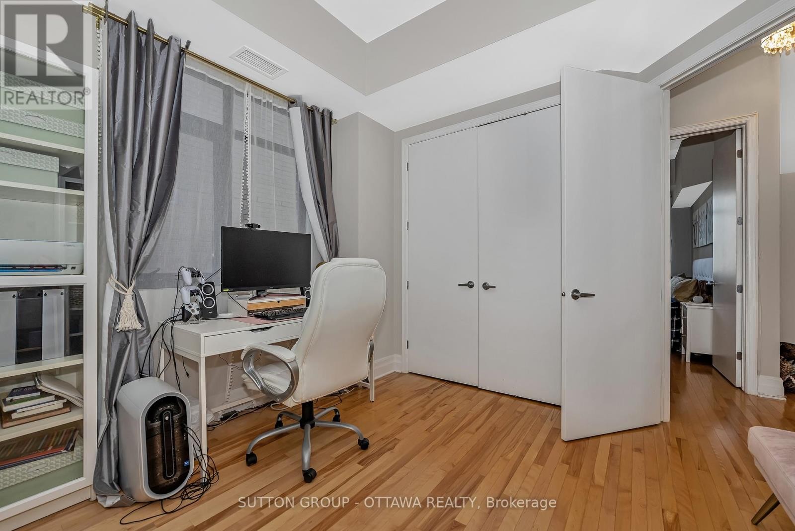 












903 - 375 LISGAR STREET

,
Ottawa,




Ontario
K2P0E3

