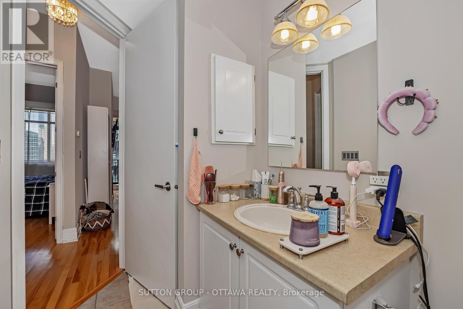 












903 - 375 LISGAR STREET

,
Ottawa,




Ontario
K2P0E3


