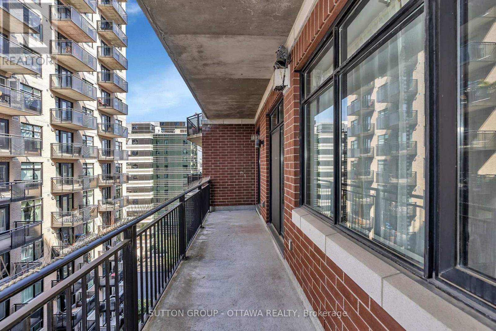 












903 - 375 LISGAR STREET

,
Ottawa,




Ontario
K2P0E3

