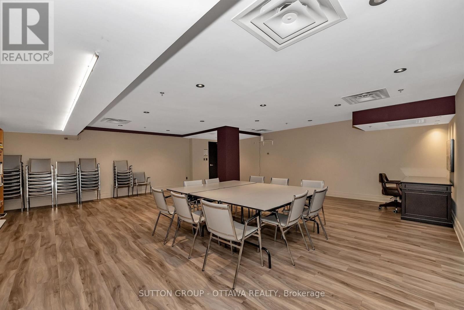 












903 - 375 LISGAR STREET

,
Ottawa,




Ontario
K2P0E3


