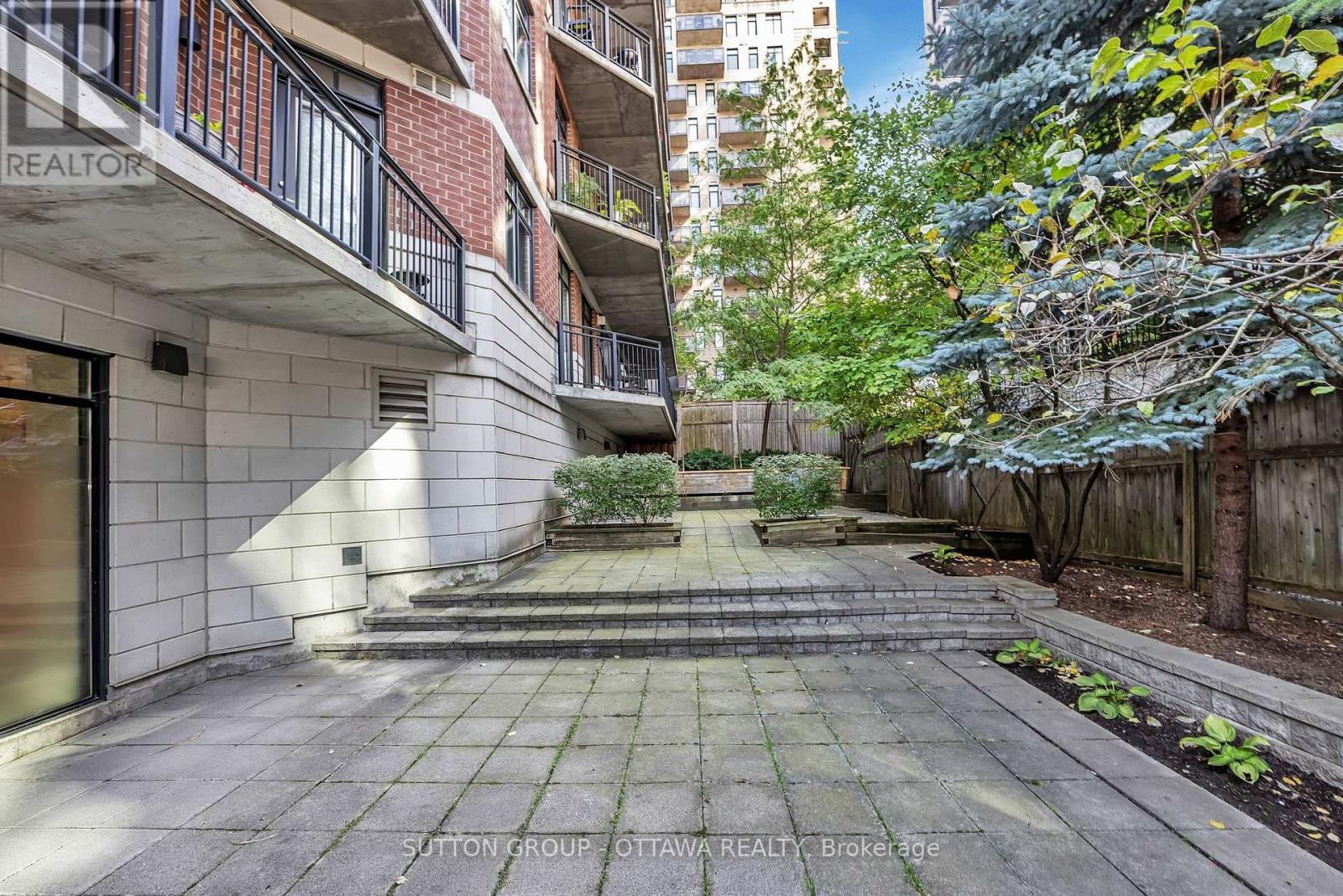 












903 - 375 LISGAR STREET

,
Ottawa,




Ontario
K2P0E3

