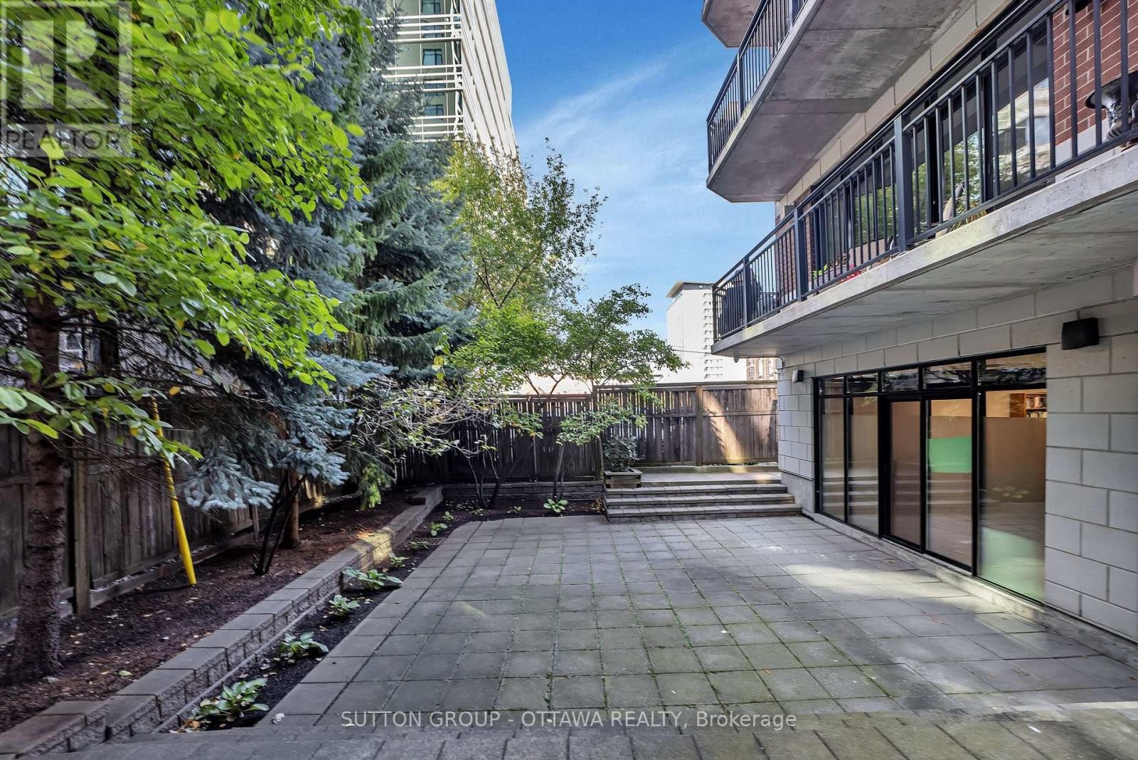 












903 - 375 LISGAR STREET

,
Ottawa,




Ontario
K2P0E3

