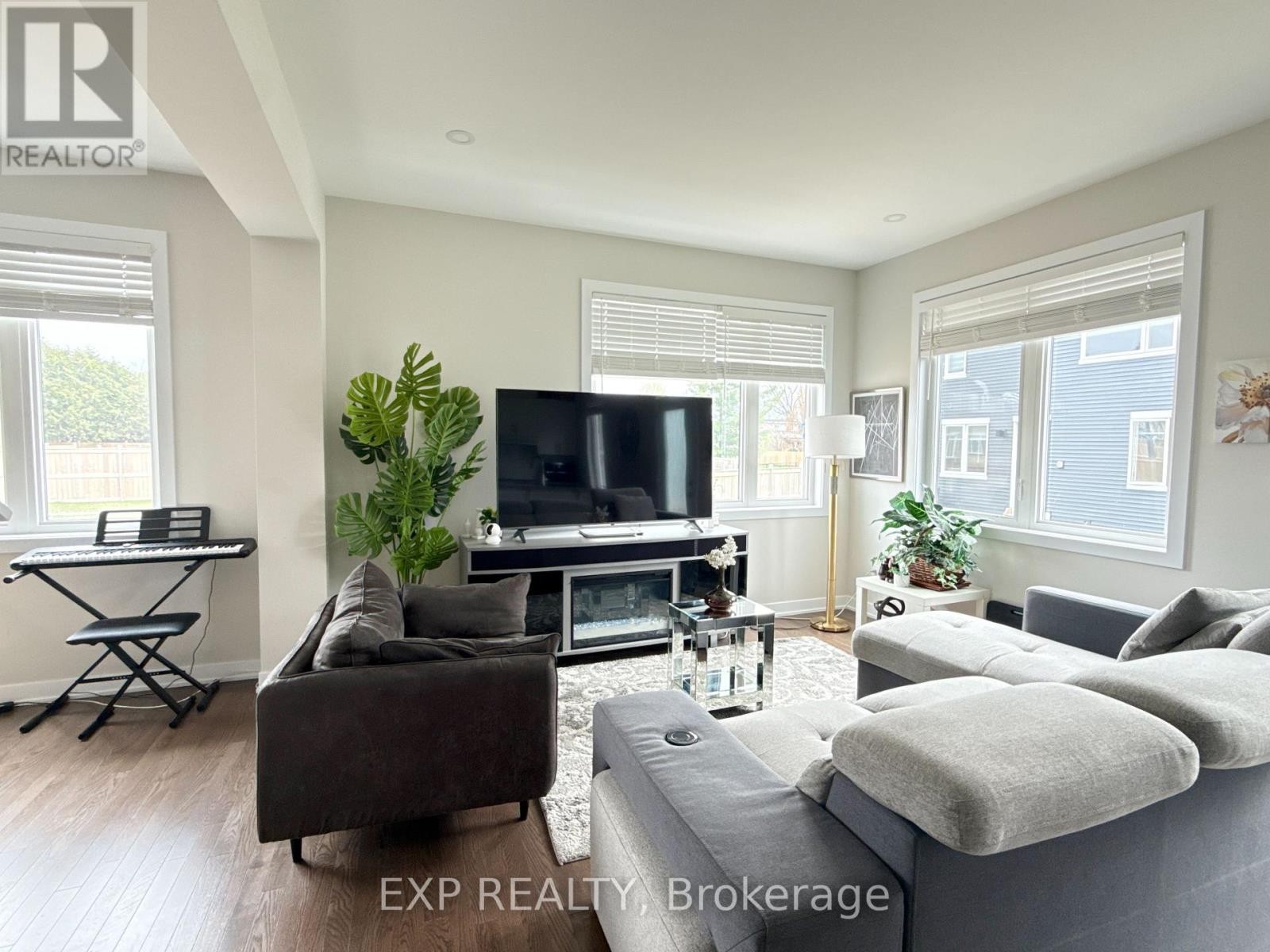 












51 PIZZICATO STREET

,
Ottawa,




Ontario
K1W0S4

