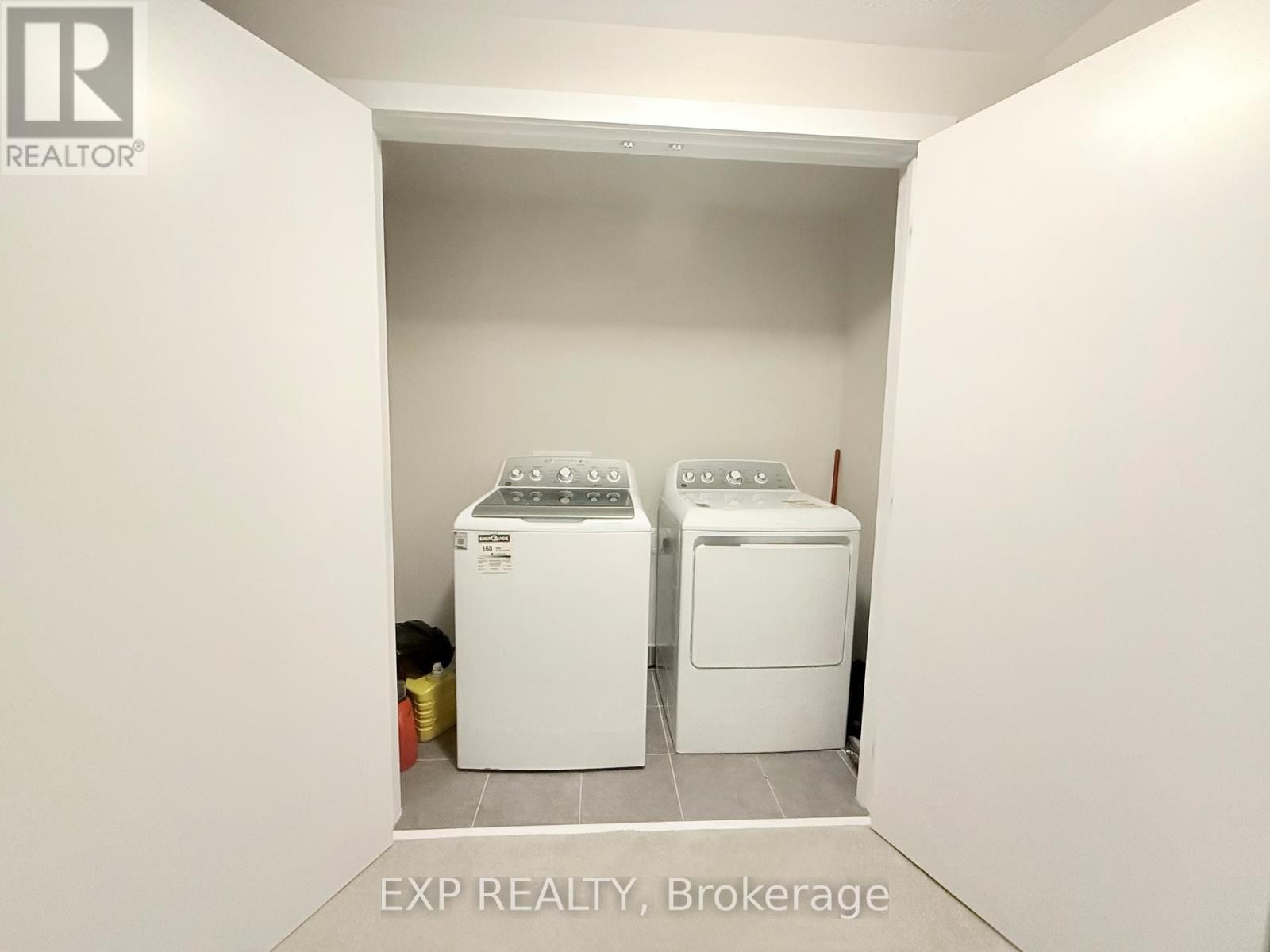 












51 PIZZICATO STREET

,
Ottawa,




Ontario
K1W0S4


