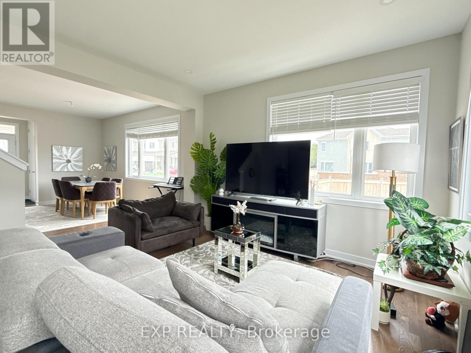 












51 PIZZICATO STREET

,
Ottawa,




Ontario
K1W0S4

