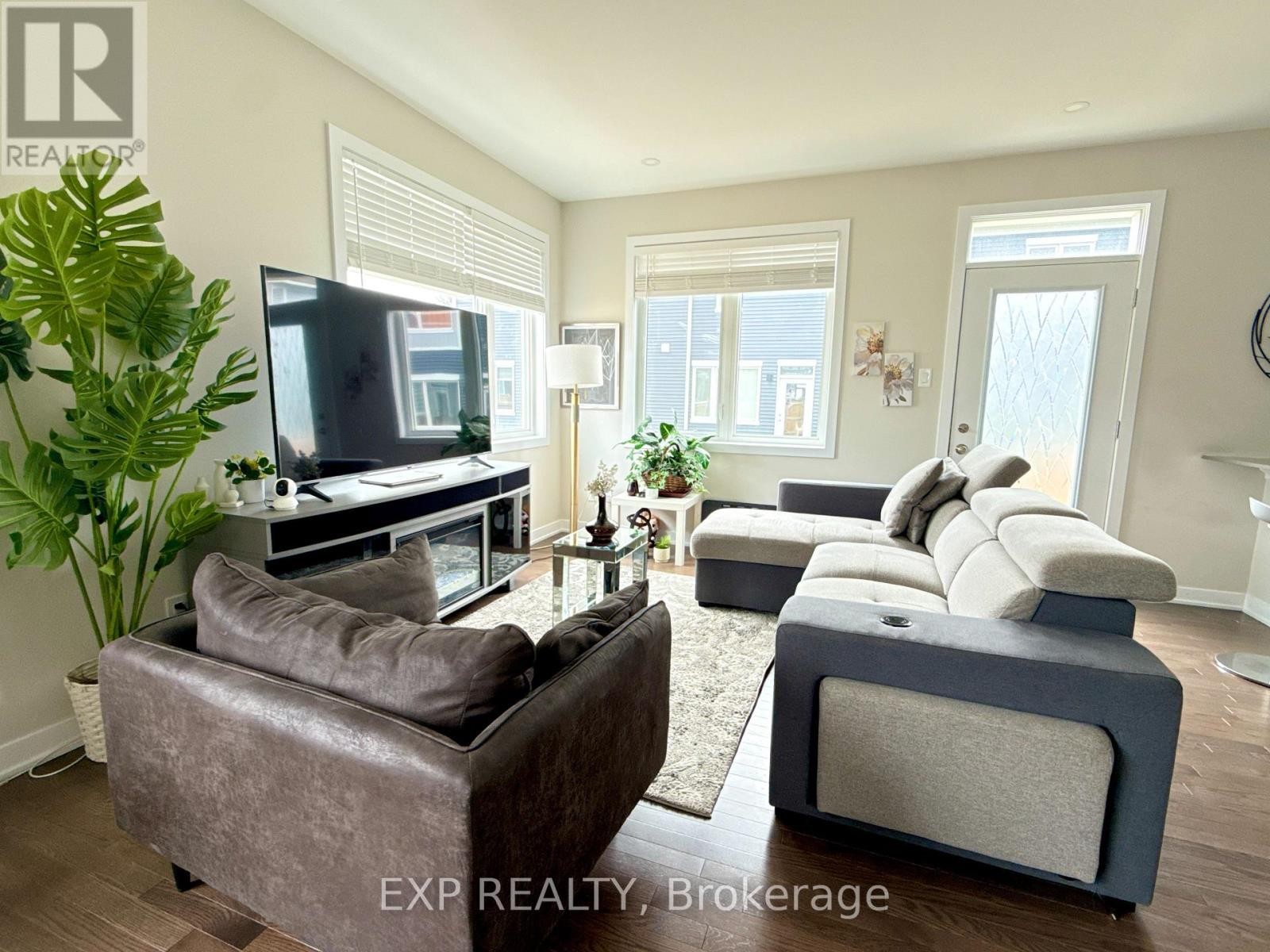 












51 PIZZICATO STREET

,
Ottawa,




Ontario
K1W0S4

