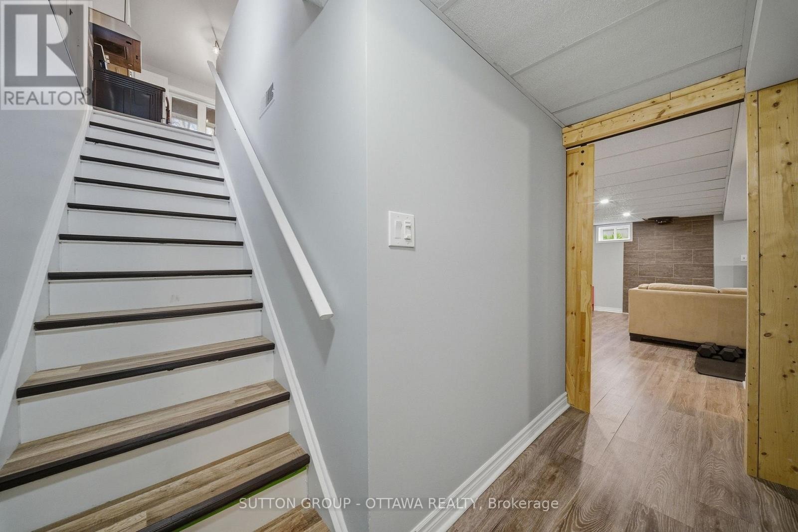 












380 MAPLE STREET

,
Russell,




Ontario
K4R1B5

