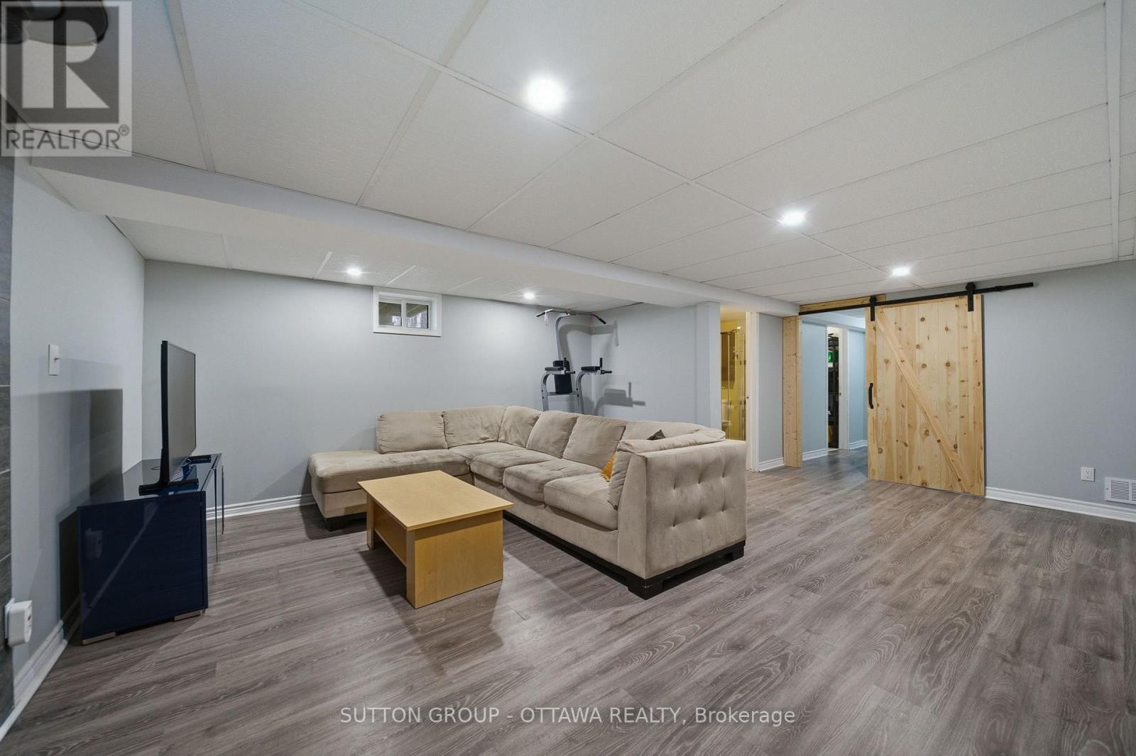












380 MAPLE STREET

,
Russell,




Ontario
K4R1B5

