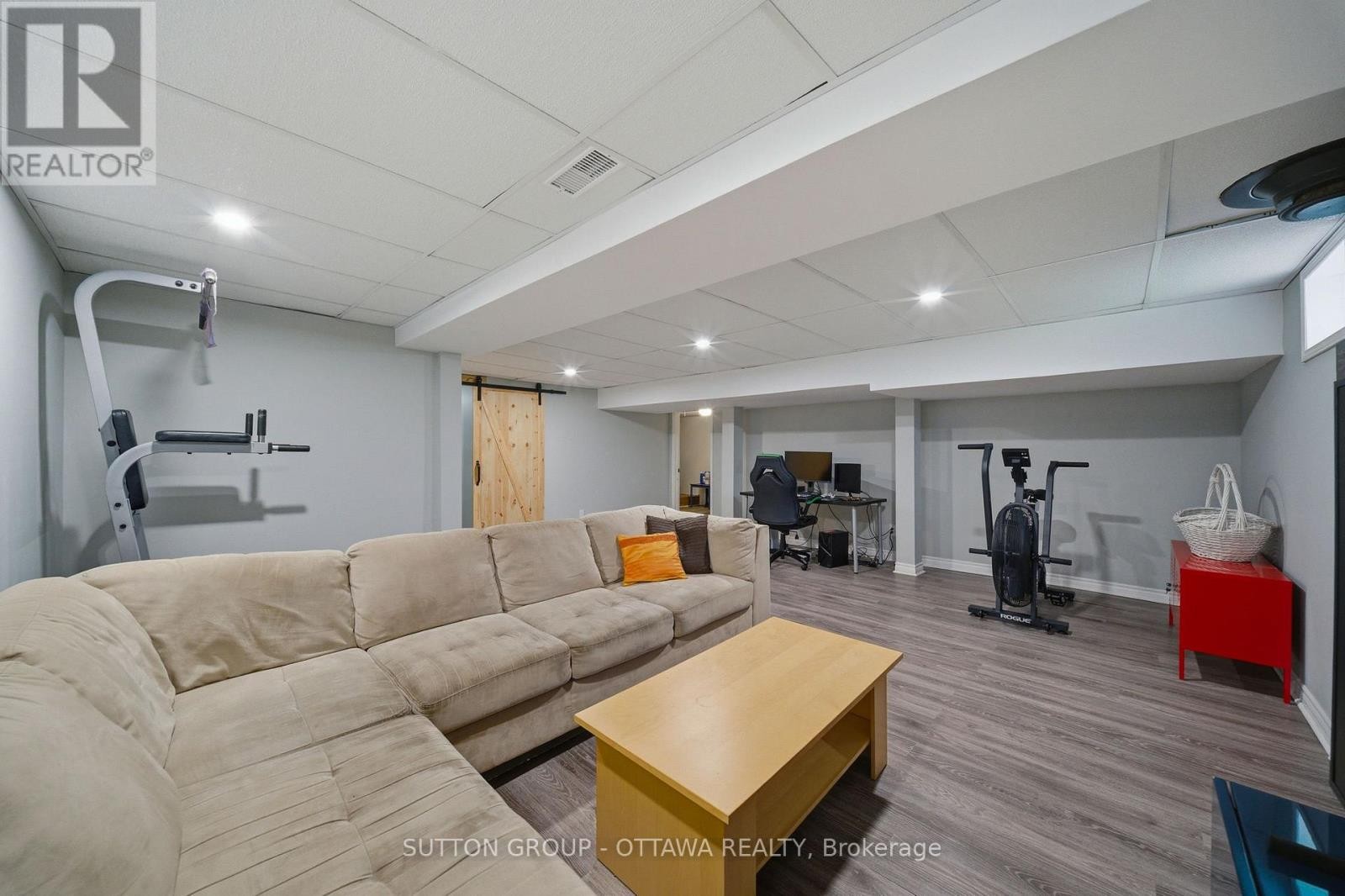 












380 MAPLE STREET

,
Russell,




Ontario
K4R1B5

