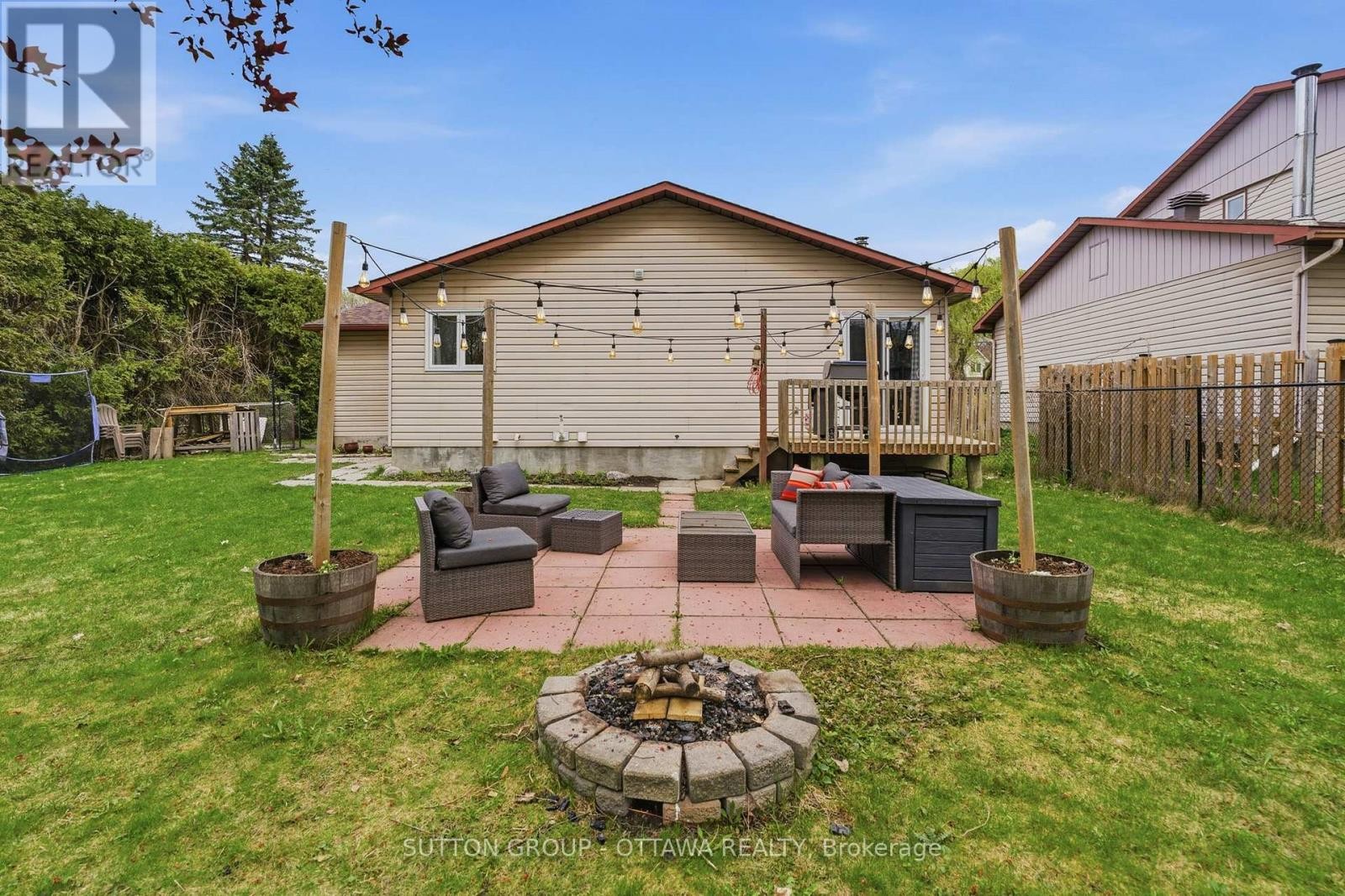 












380 MAPLE STREET

,
Russell,




Ontario
K4R1B5

