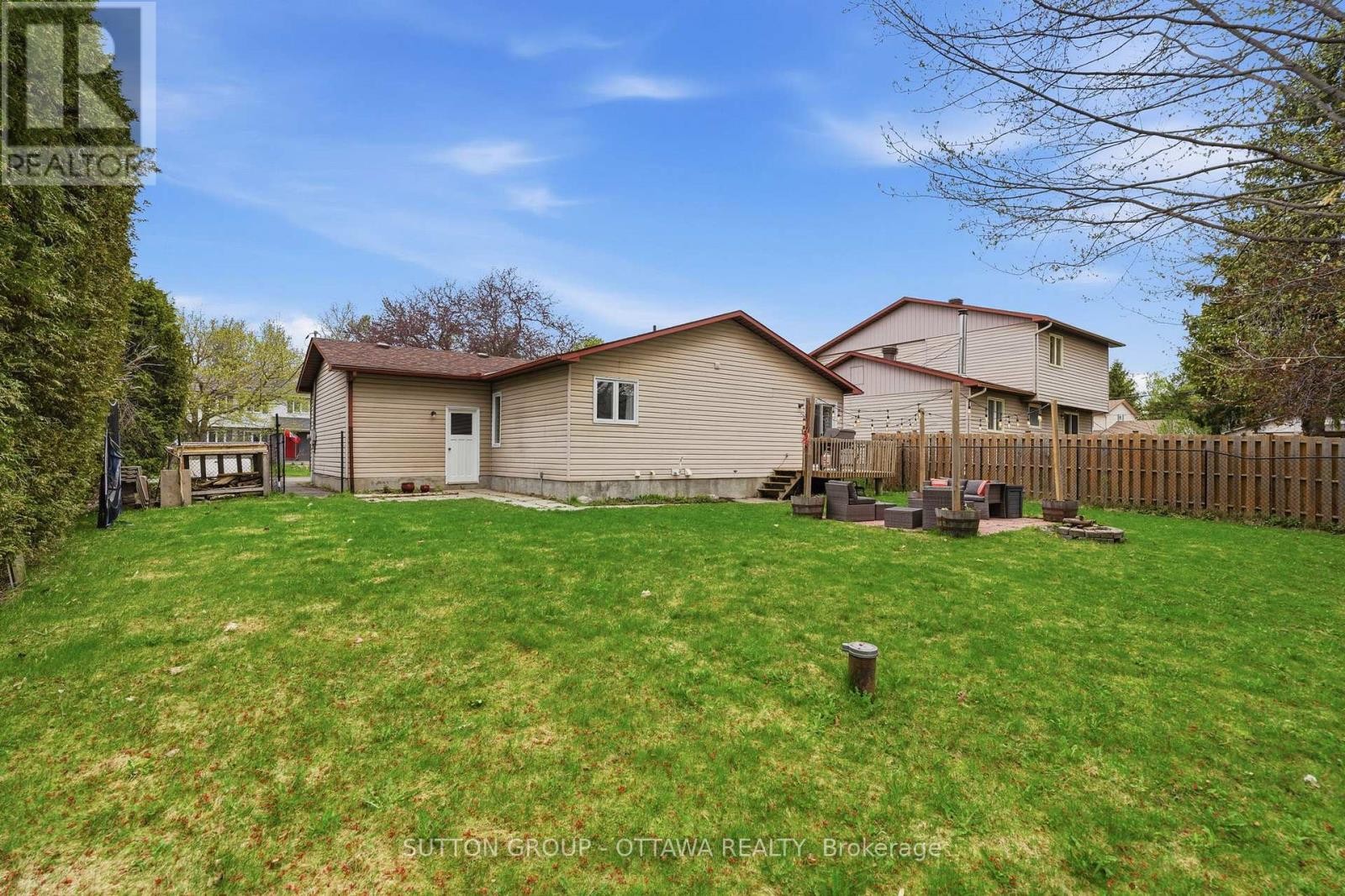 












380 MAPLE STREET

,
Russell,




Ontario
K4R1B5

