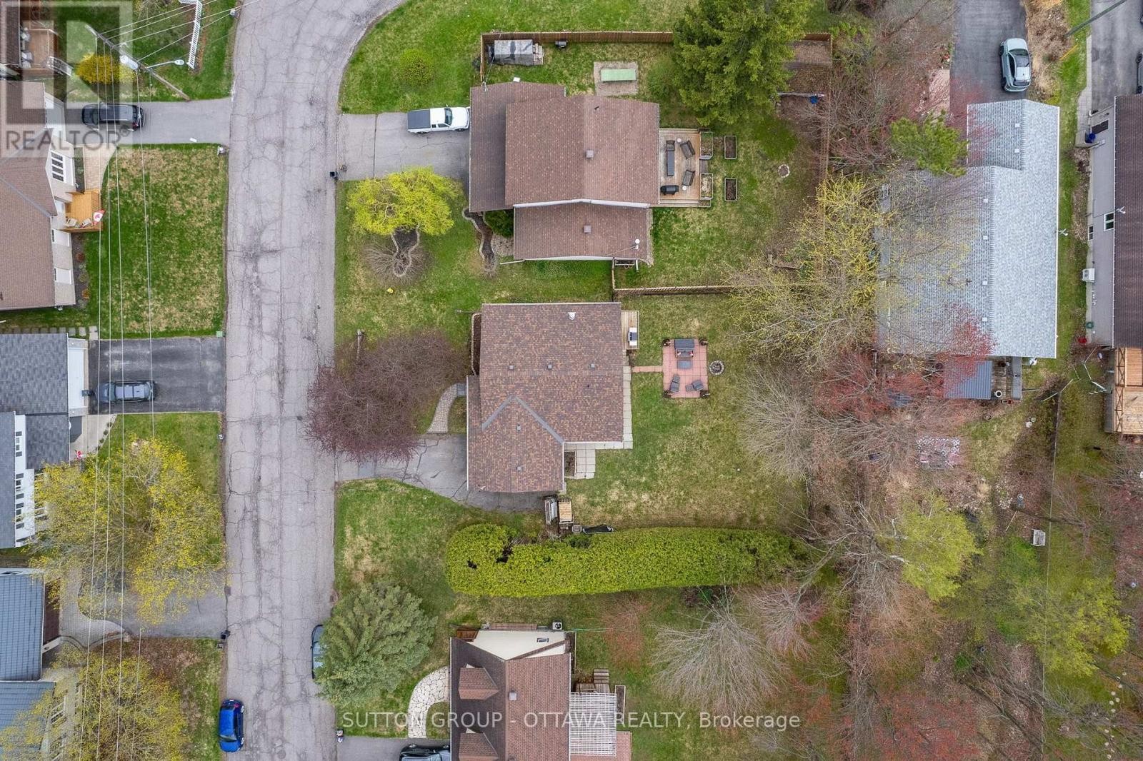 












380 MAPLE STREET

,
Russell,




Ontario
K4R1B5

