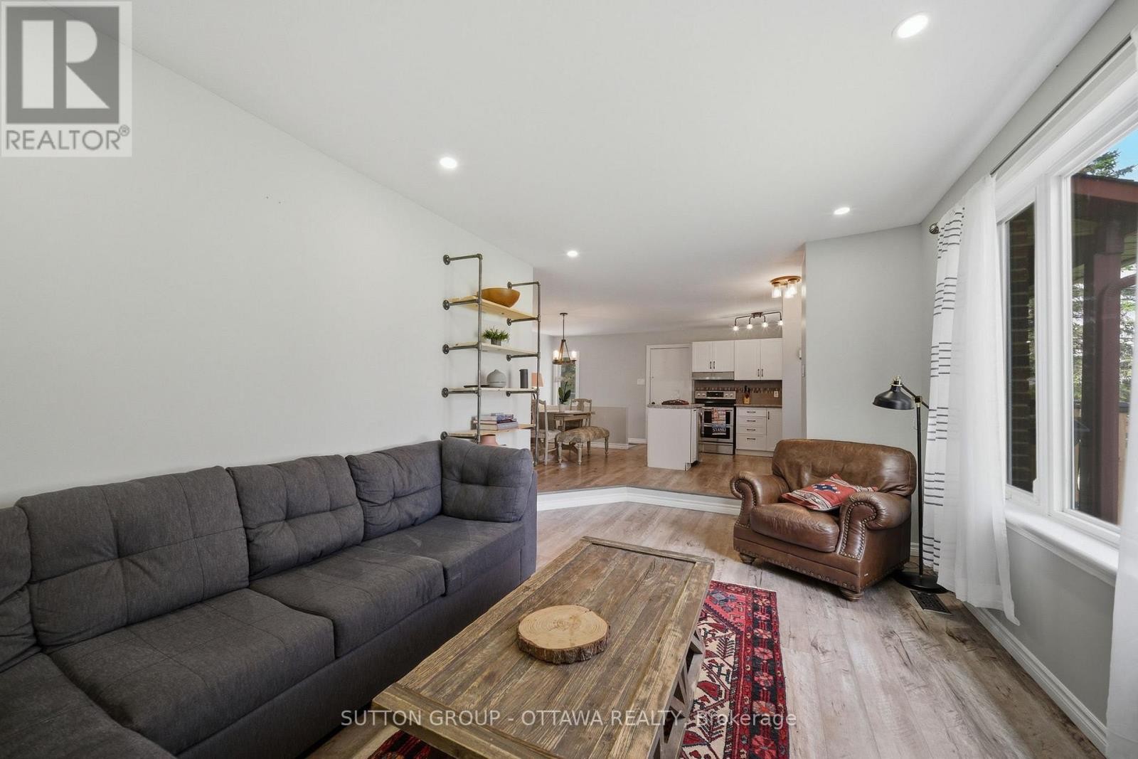 












380 MAPLE STREET

,
Russell,




Ontario
K4R1B5

