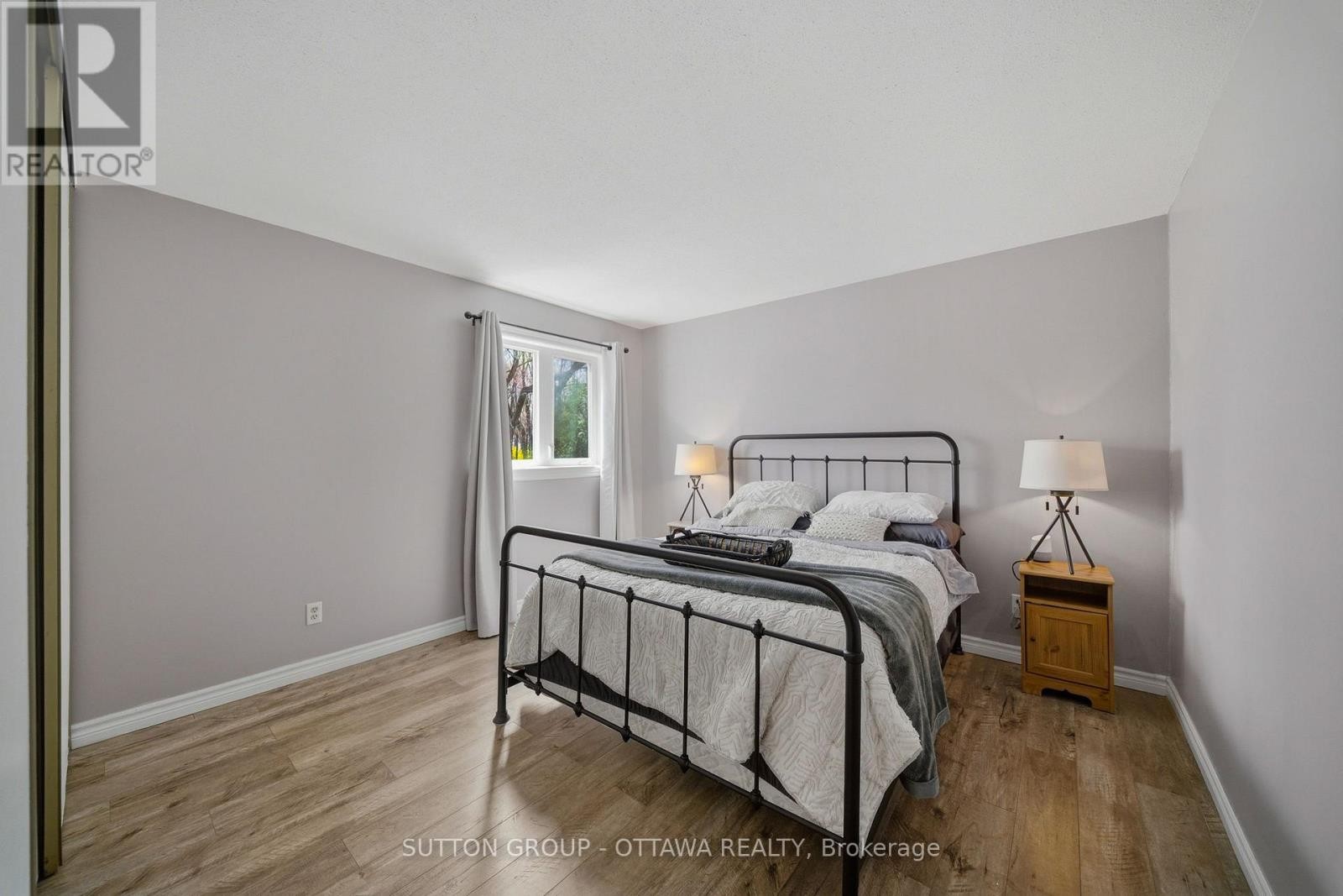 












380 MAPLE STREET

,
Russell,




Ontario
K4R1B5

