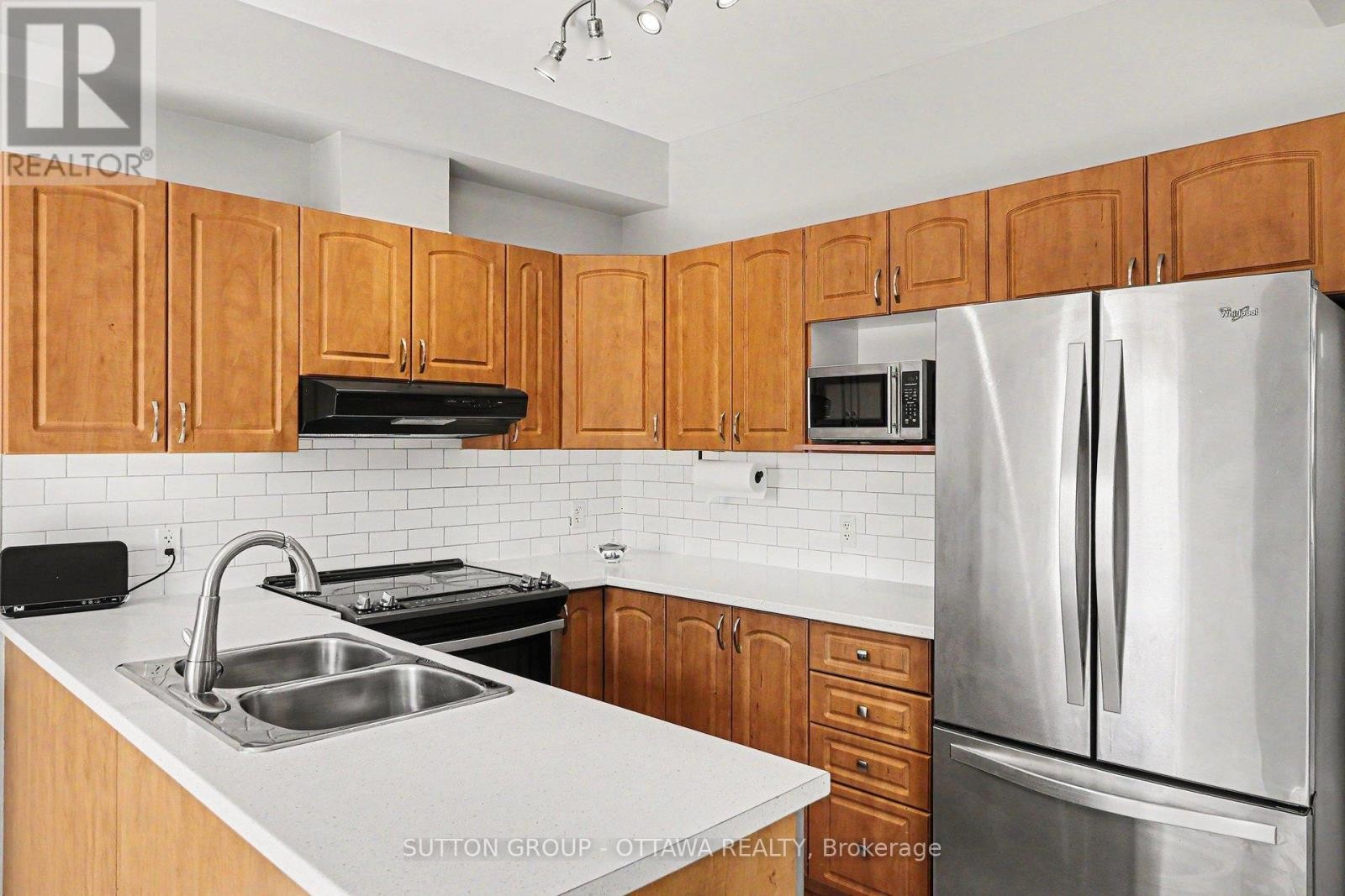 












405 CRYSTAL COURT

,
Clarence-Rockland,




Ontario
K4K0A1

