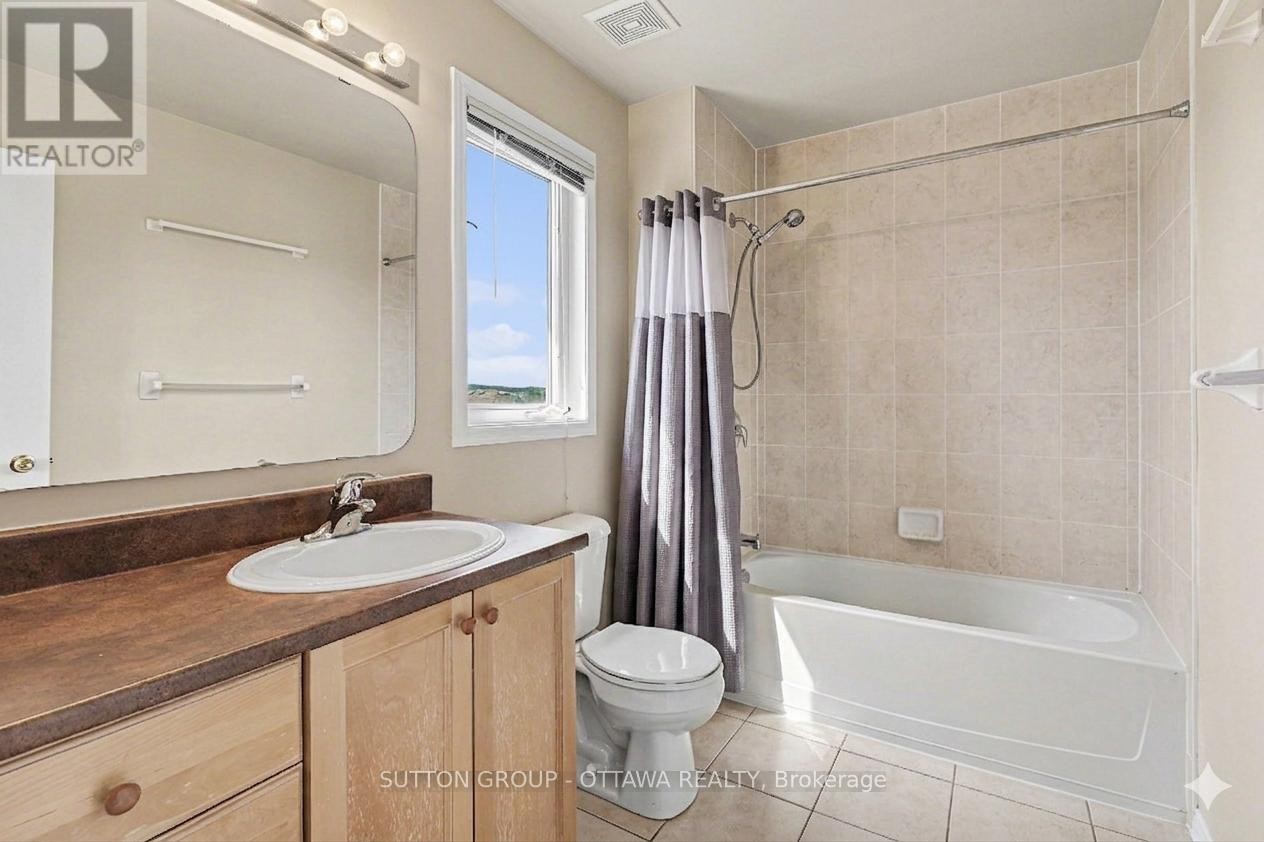 












405 CRYSTAL COURT

,
Clarence-Rockland,




Ontario
K4K0A1

