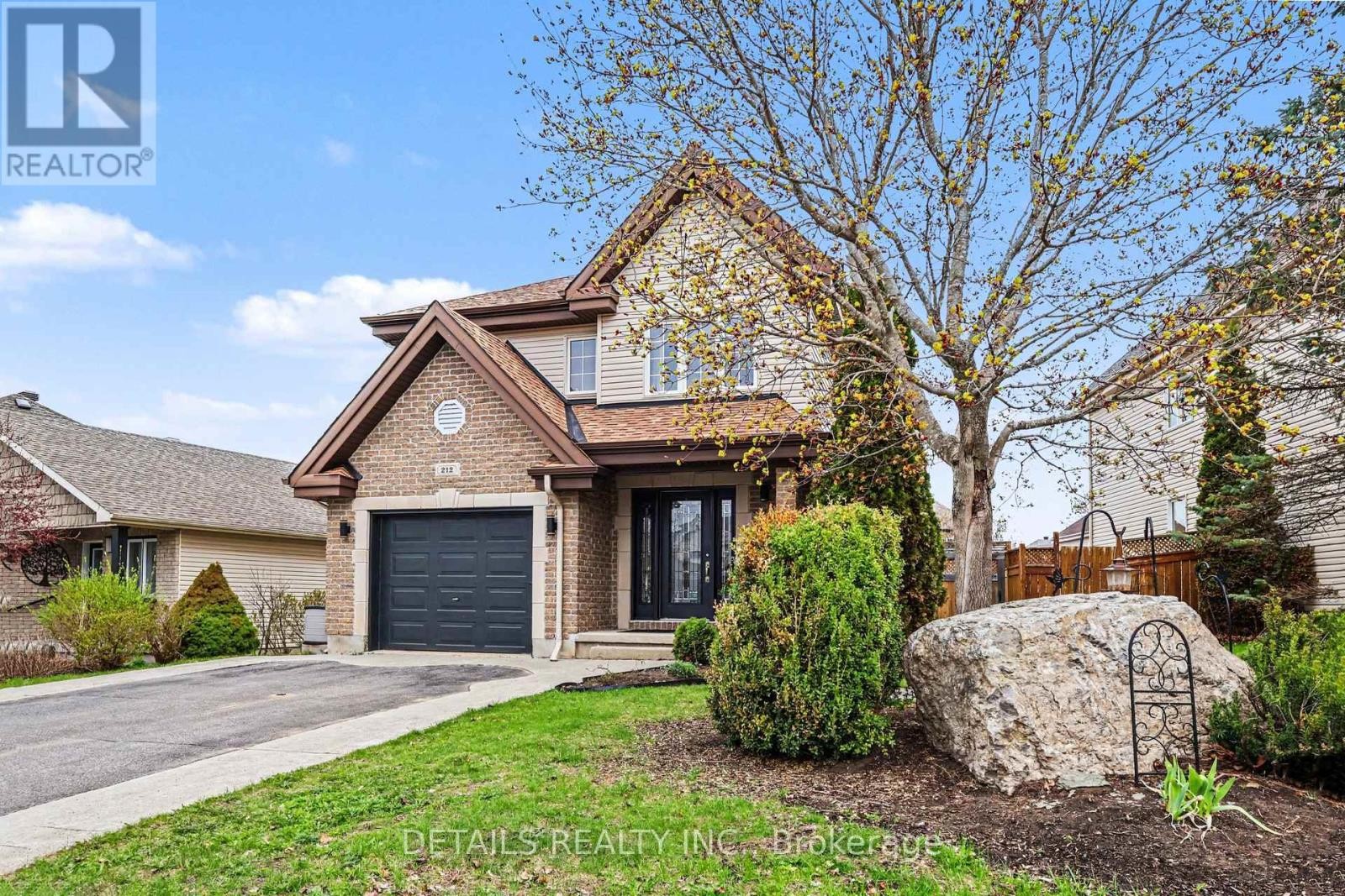 












212 SANDRA CRESCENT

,
Clarence-Rockland,




Ontario
K4K1R9

