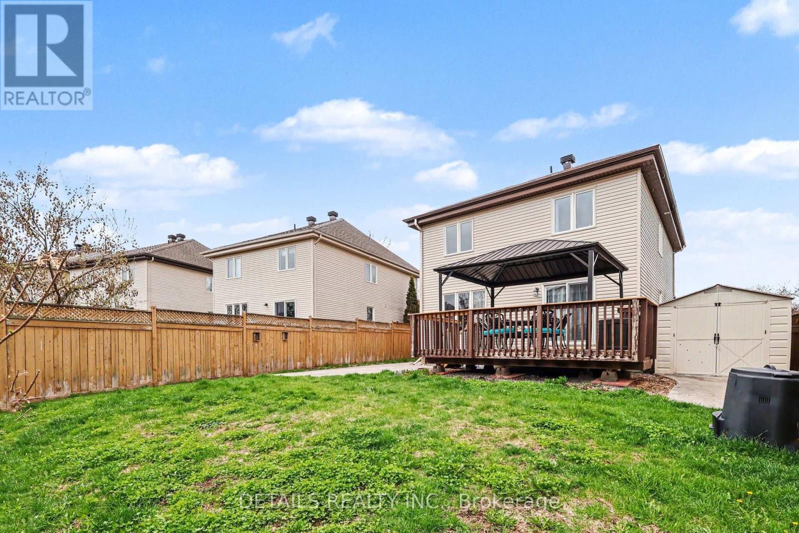 












212 SANDRA CRESCENT

,
Clarence-Rockland,




Ontario
K4K1R9

