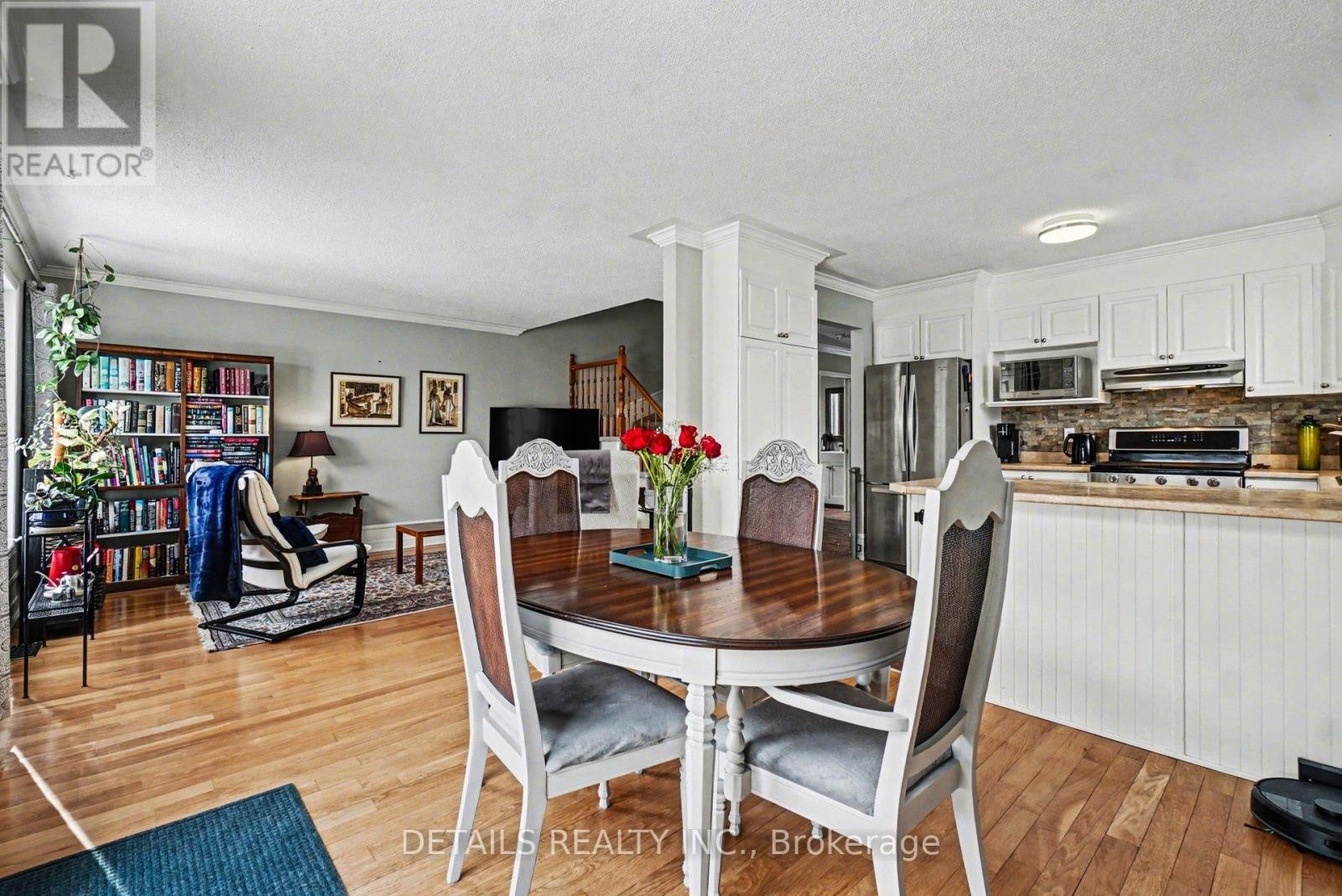 












212 SANDRA CRESCENT

,
Clarence-Rockland,




Ontario
K4K1R9

