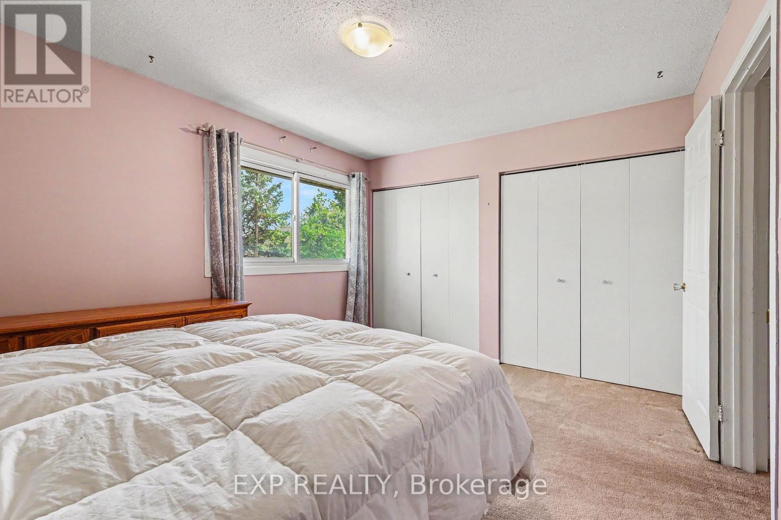 












1410 BALLARD COURT

,
Ottawa,




Ontario
K1B4Z2

