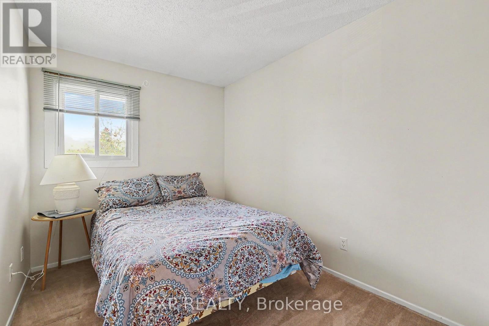 












1410 BALLARD COURT

,
Ottawa,




Ontario
K1B4Z2

