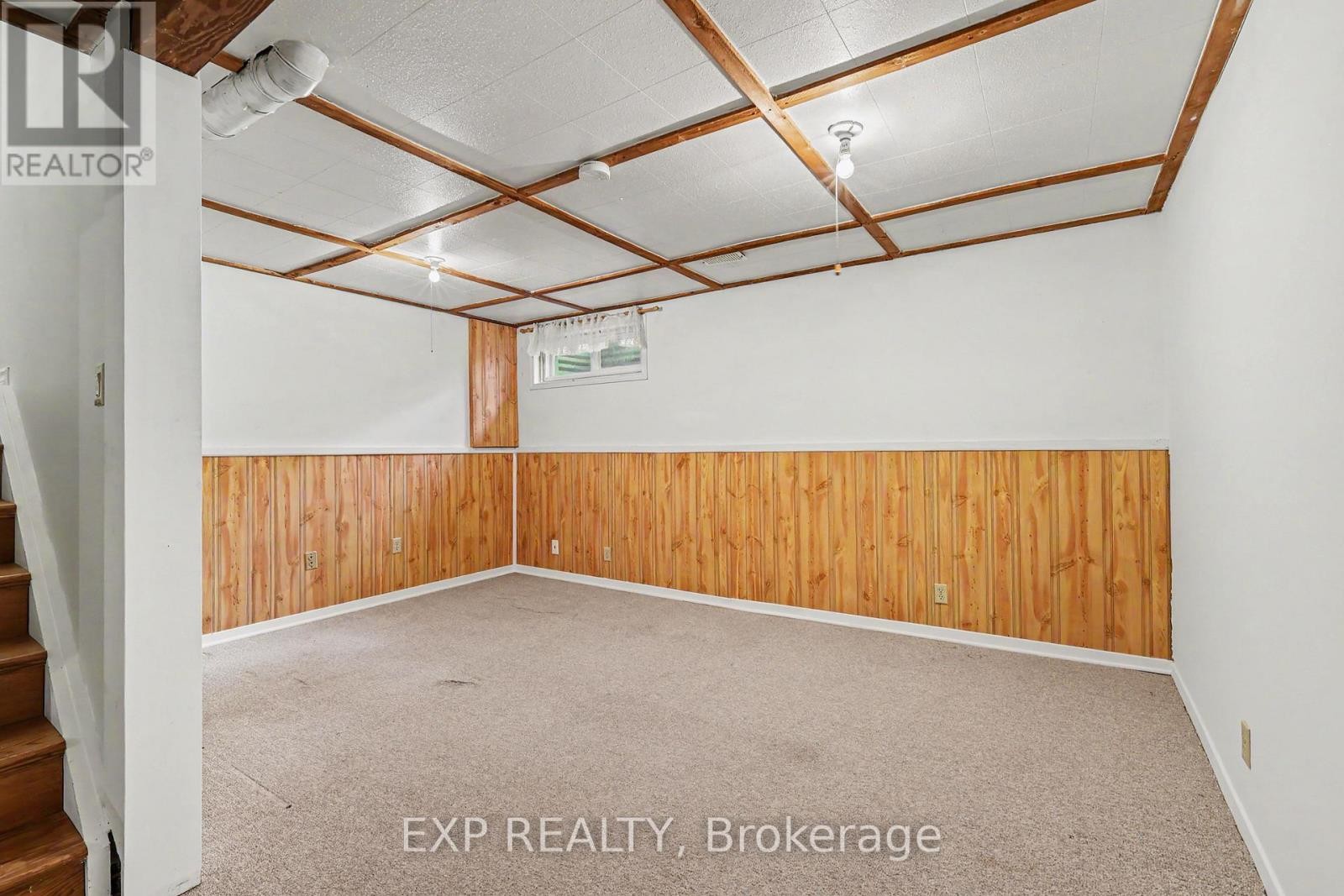 












1410 BALLARD COURT

,
Ottawa,




Ontario
K1B4Z2

