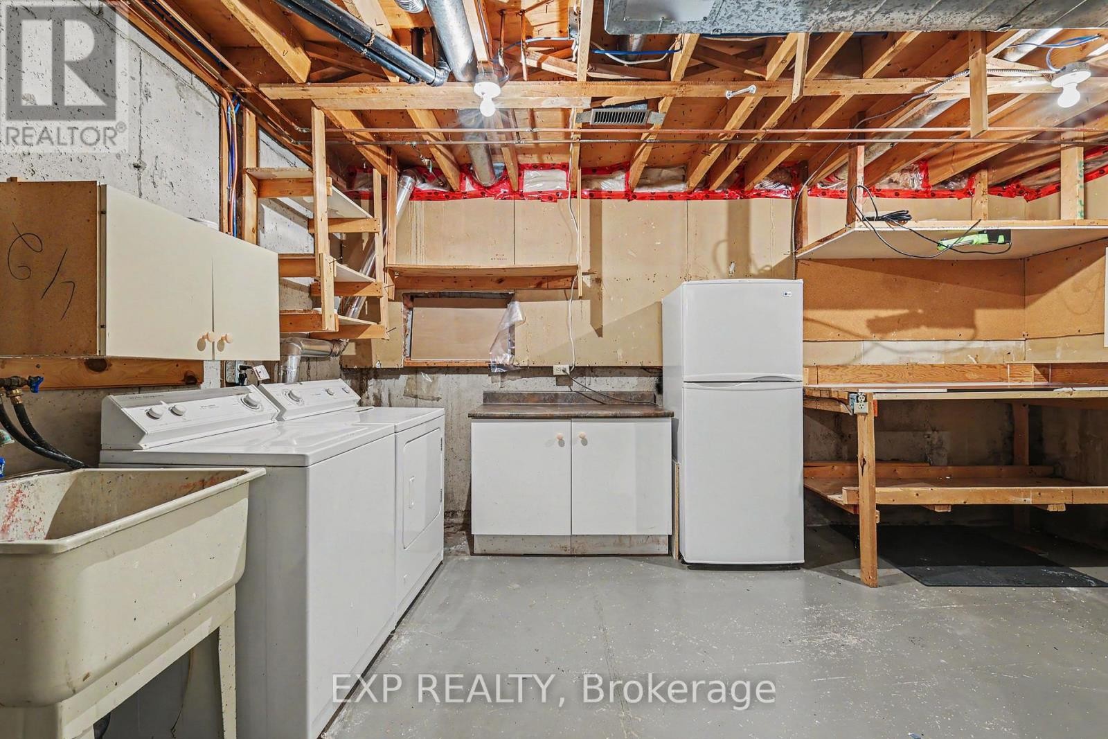 












1410 BALLARD COURT

,
Ottawa,




Ontario
K1B4Z2

