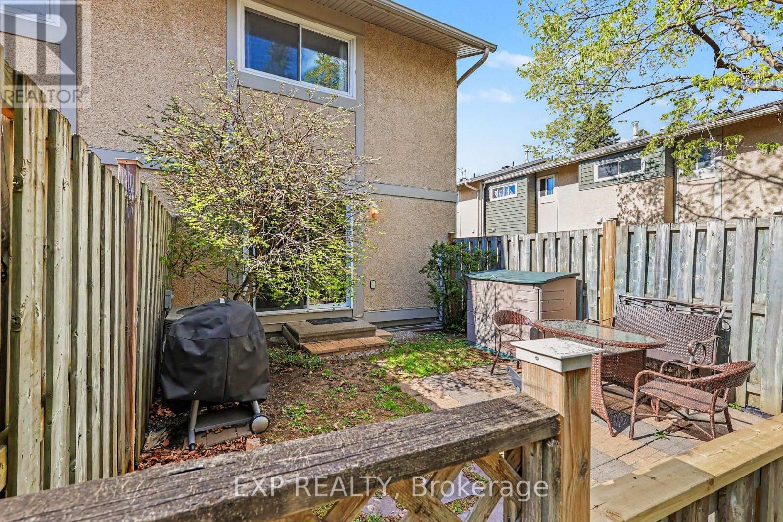 












1410 BALLARD COURT

,
Ottawa,




Ontario
K1B4Z2

