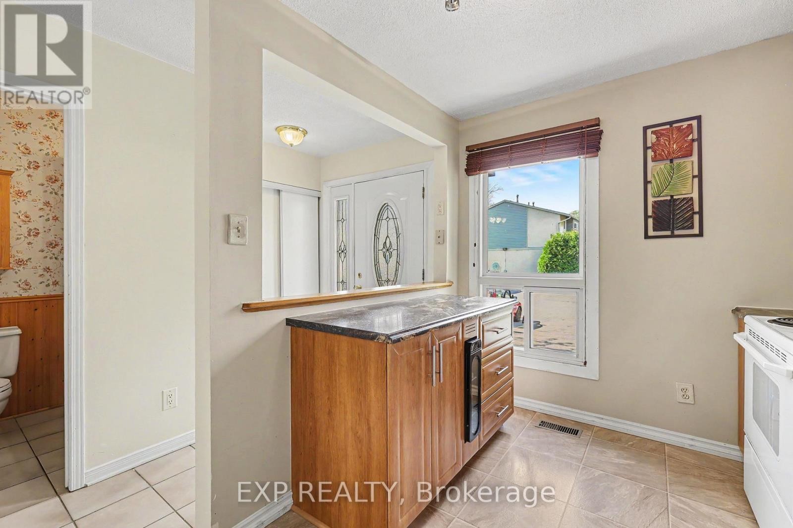 












1410 BALLARD COURT

,
Ottawa,




Ontario
K1B4Z2

