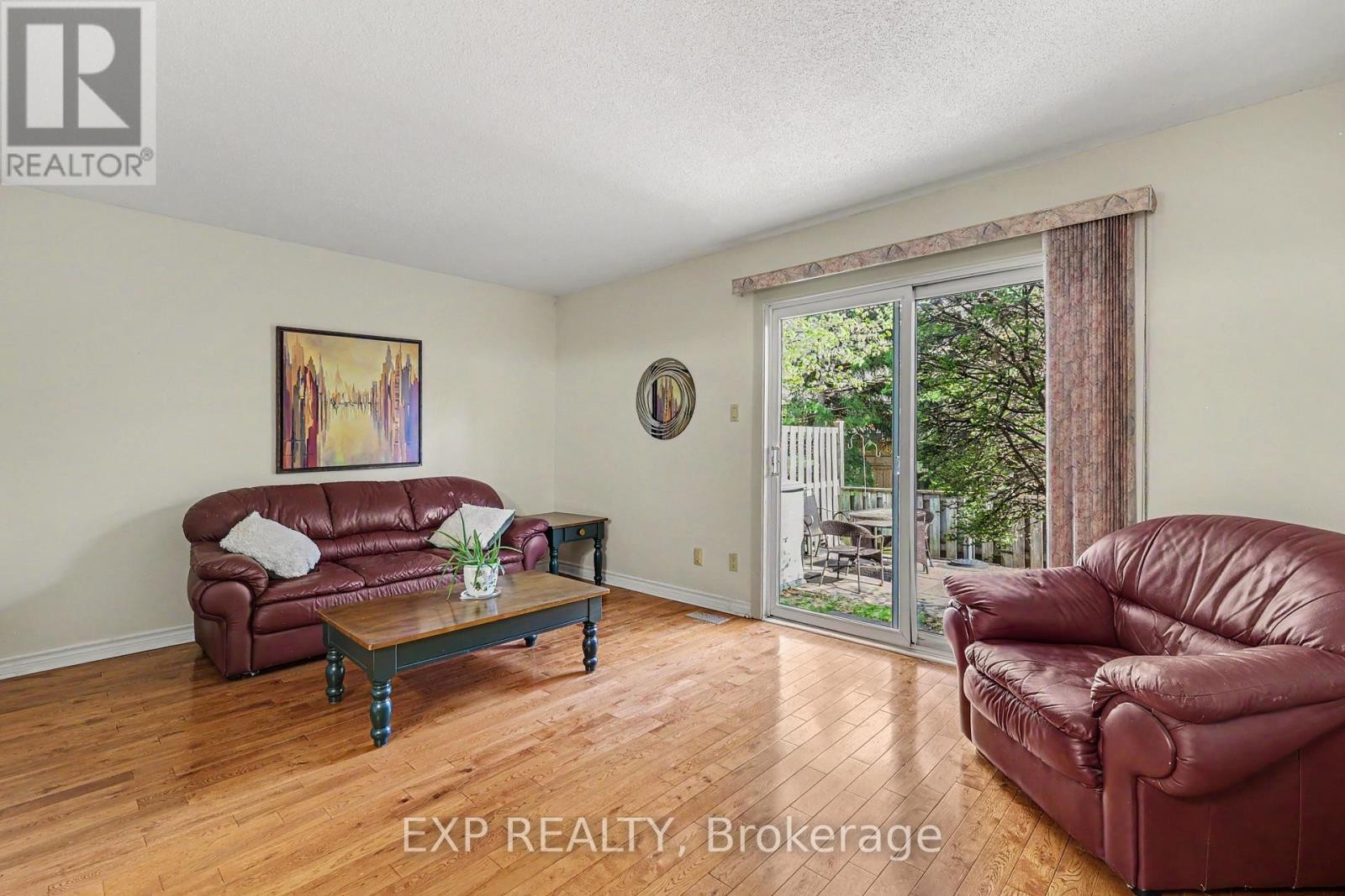 












1410 BALLARD COURT

,
Ottawa,




Ontario
K1B4Z2

