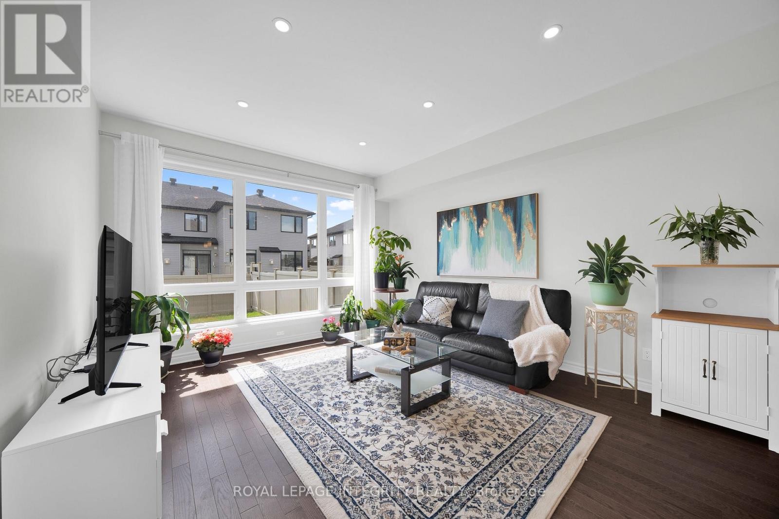 












353 CORNICE STREET

,
Ottawa,




Ontario
K1W0P8

