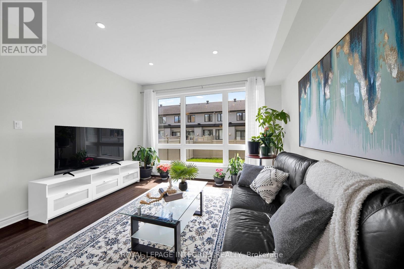 












353 CORNICE STREET

,
Ottawa,




Ontario
K1W0P8

