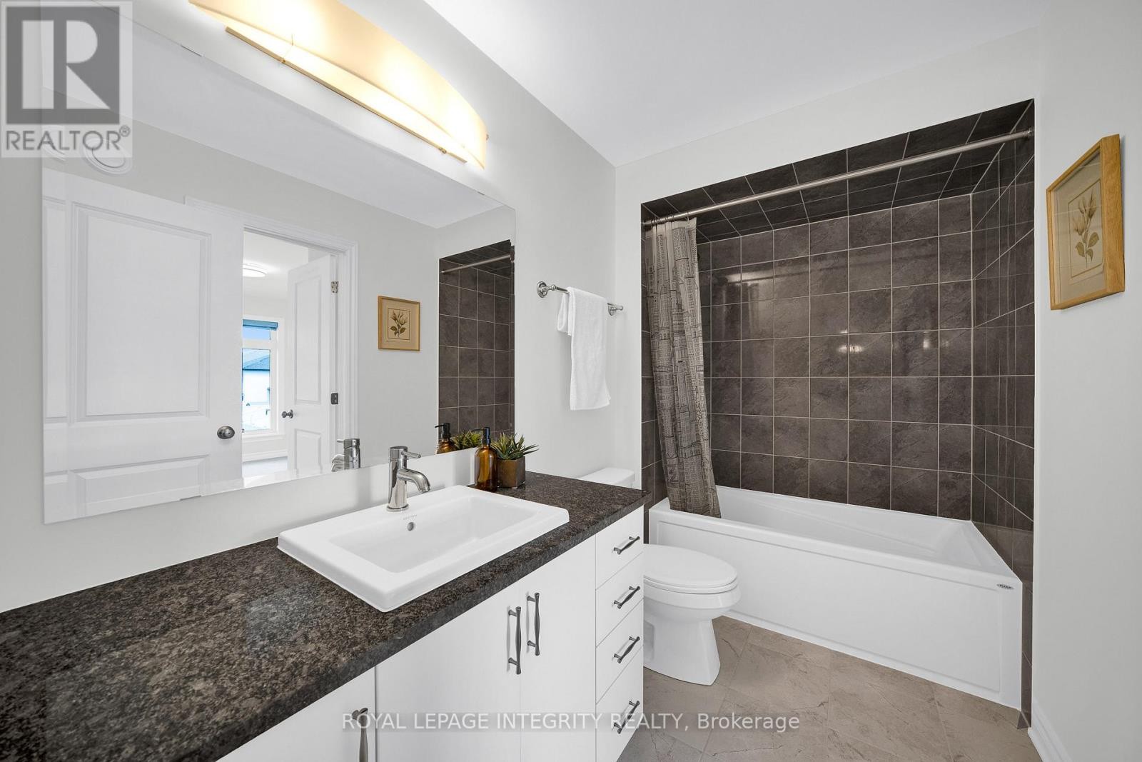 












353 CORNICE STREET

,
Ottawa,




Ontario
K1W0P8

