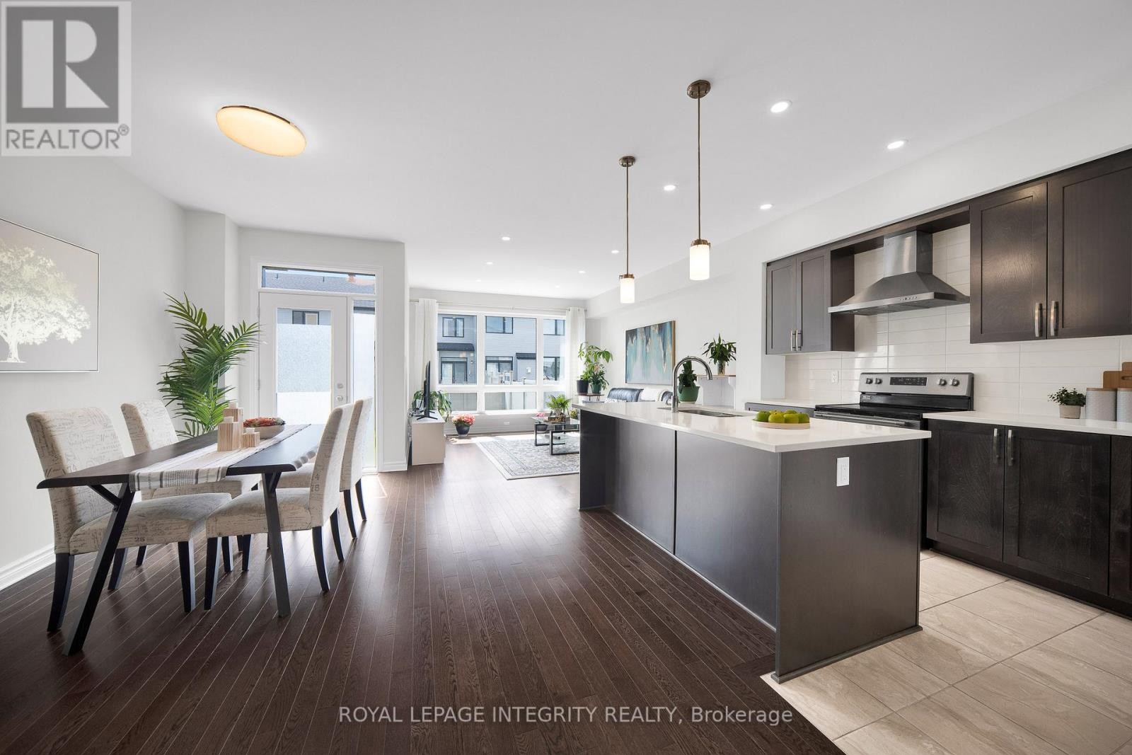 












353 CORNICE STREET

,
Ottawa,




Ontario
K1W0P8

