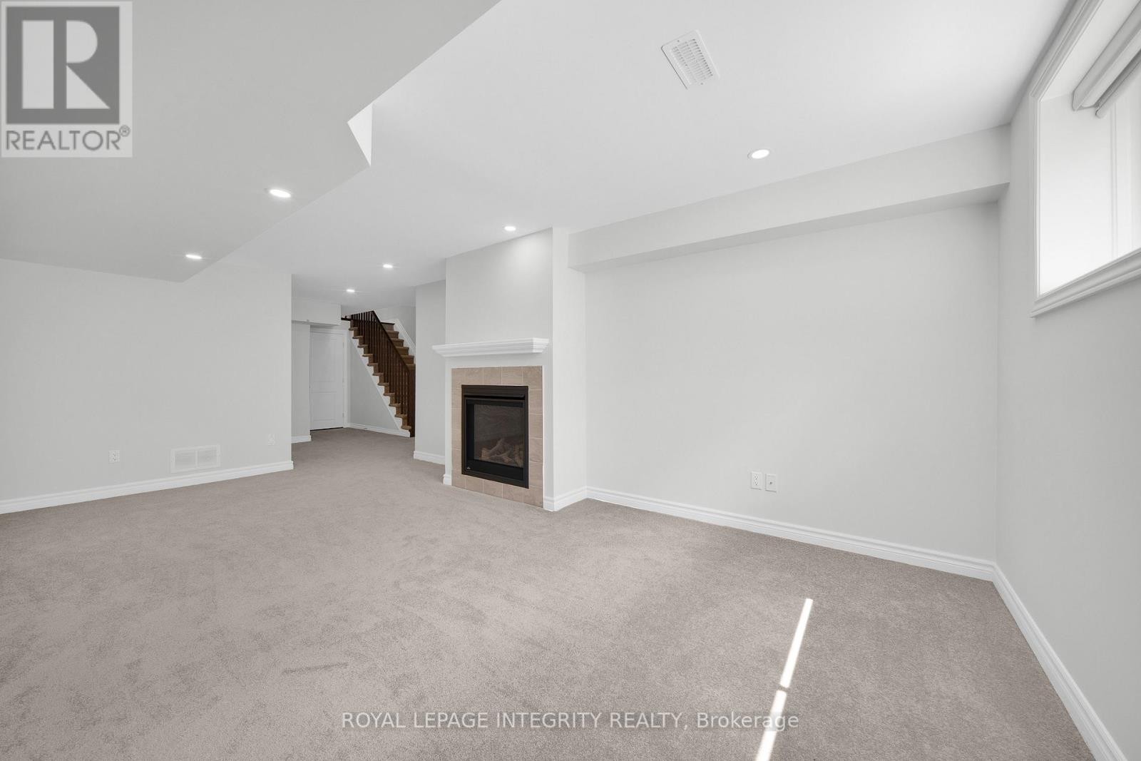 












353 CORNICE STREET

,
Ottawa,




Ontario
K1W0P8

