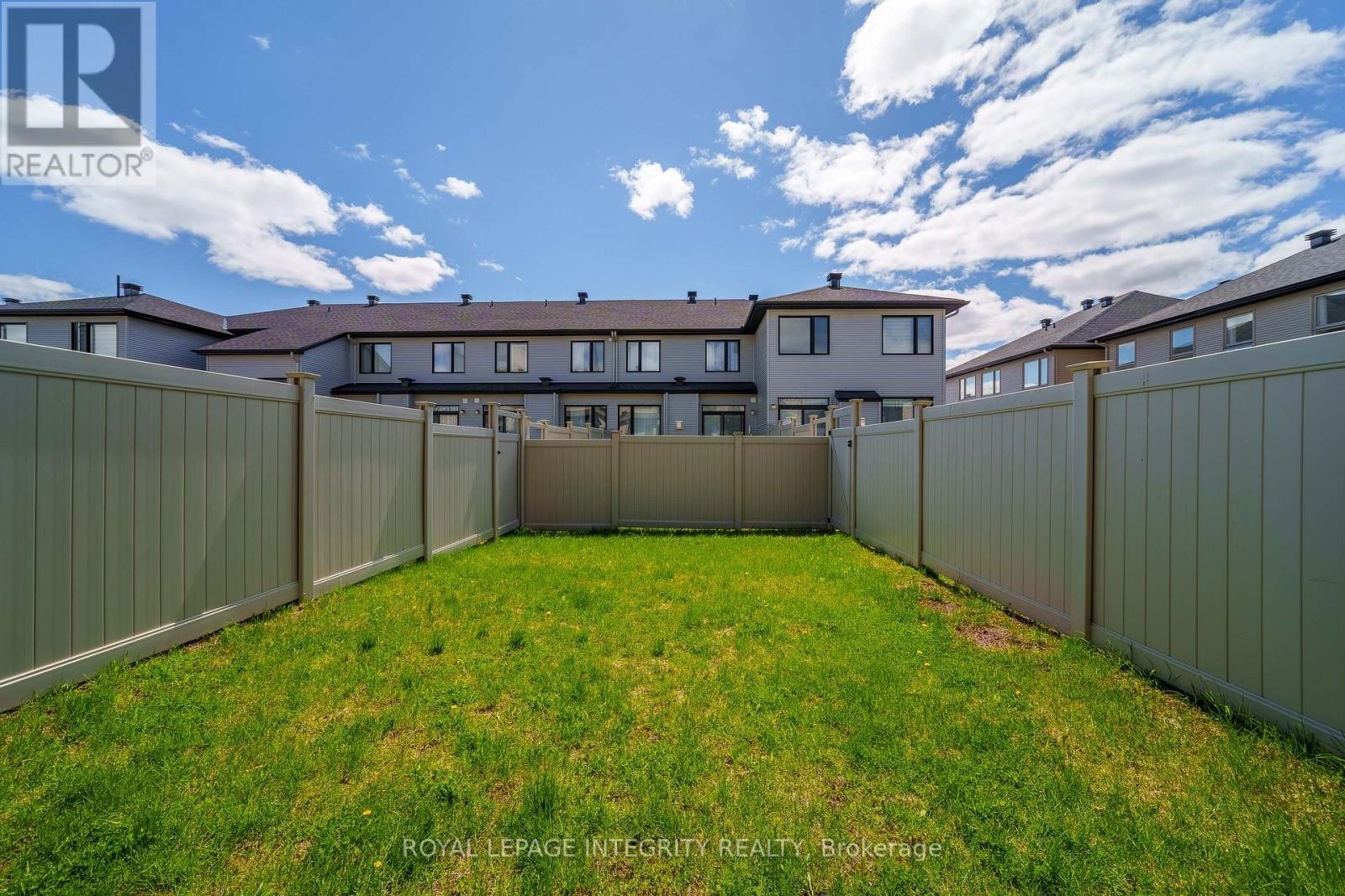 












353 CORNICE STREET

,
Ottawa,




Ontario
K1W0P8

