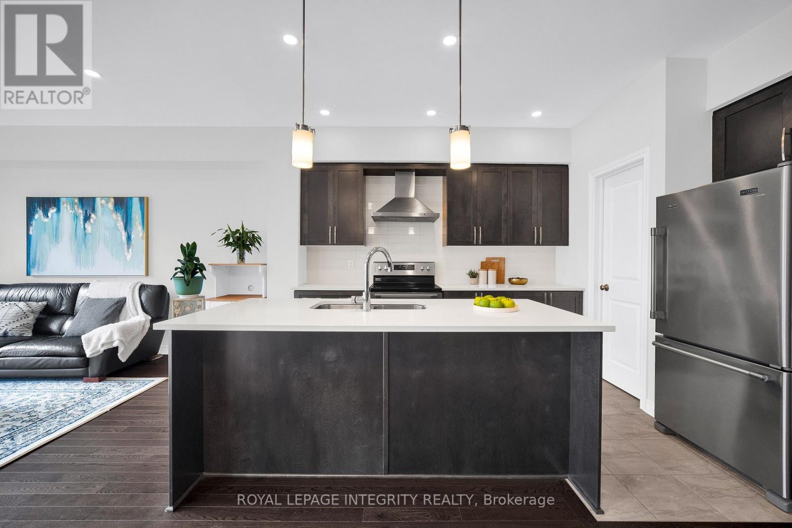












353 CORNICE STREET

,
Ottawa,




Ontario
K1W0P8

