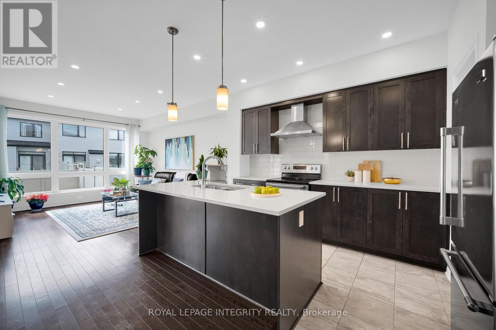 












353 CORNICE STREET

,
Ottawa,




Ontario
K1W0P8

