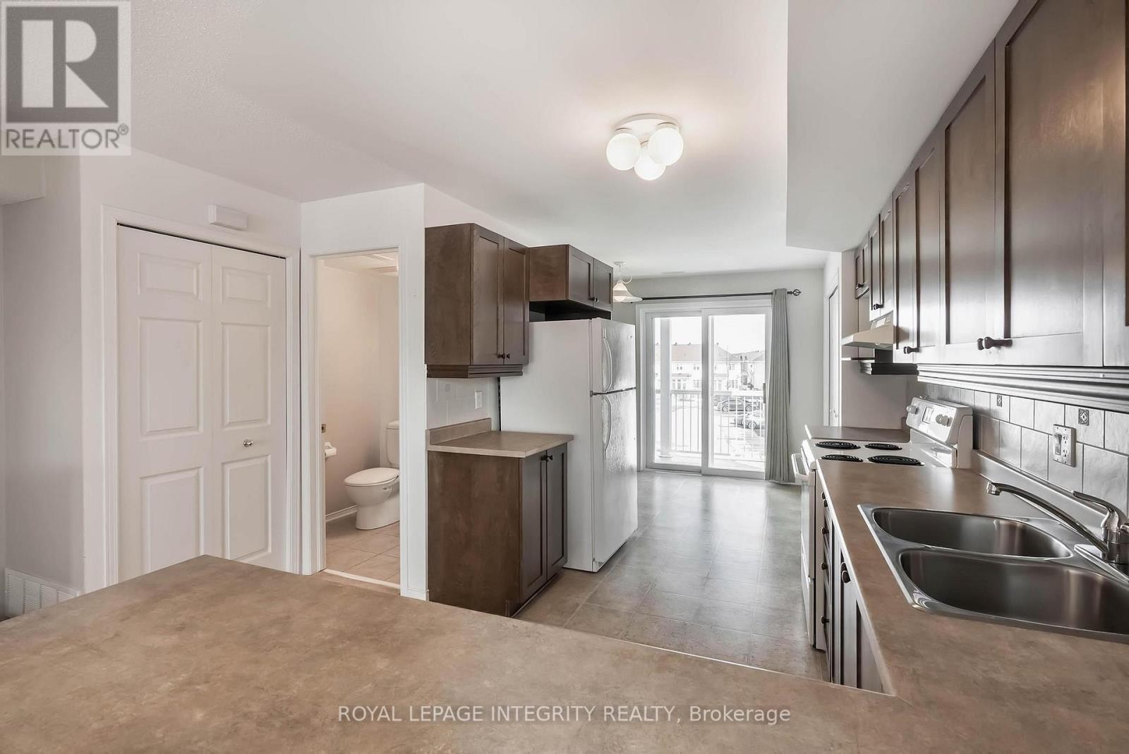 












888 LONGFIELDS DRIVE

,
Ottawa,




Ontario
K2J5K6

