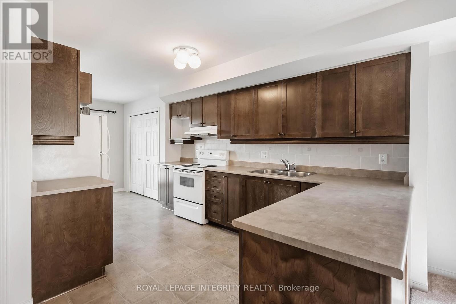 












888 LONGFIELDS DRIVE

,
Ottawa,




Ontario
K2J5K6

