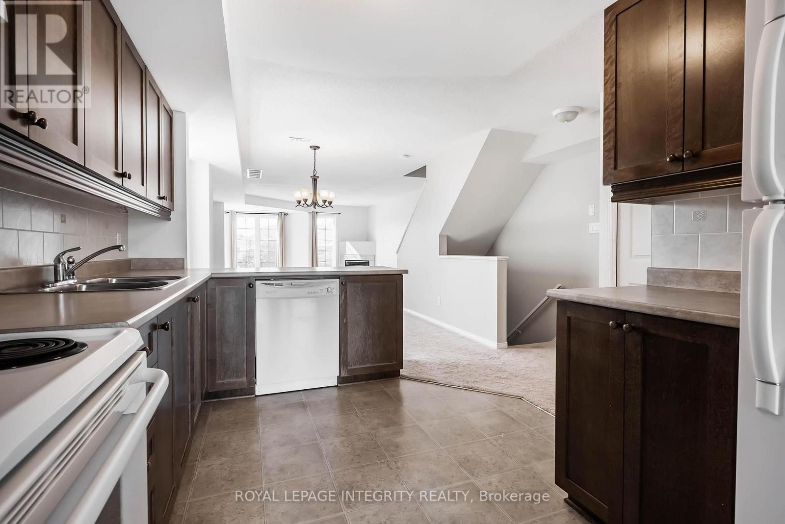 












888 LONGFIELDS DRIVE

,
Ottawa,




Ontario
K2J5K6

