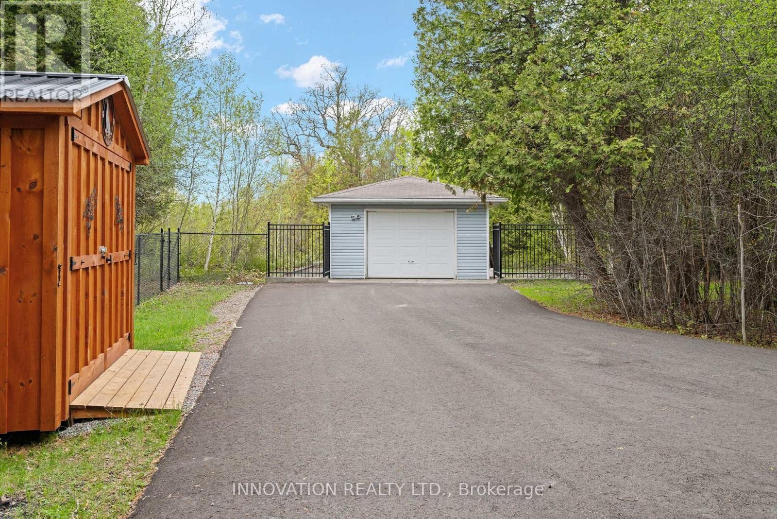 












208 DAVIS ROAD

,
North Grenville,




Ontario
K0G1N0

